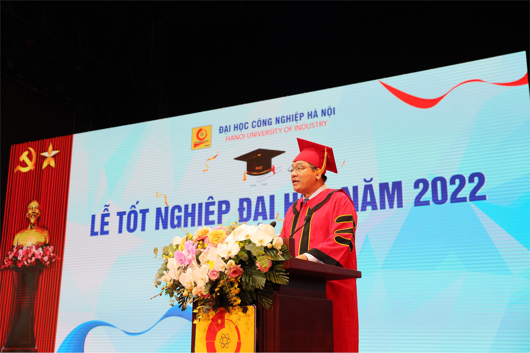 Hanoi University of Industry awards more than 5,000 degrees