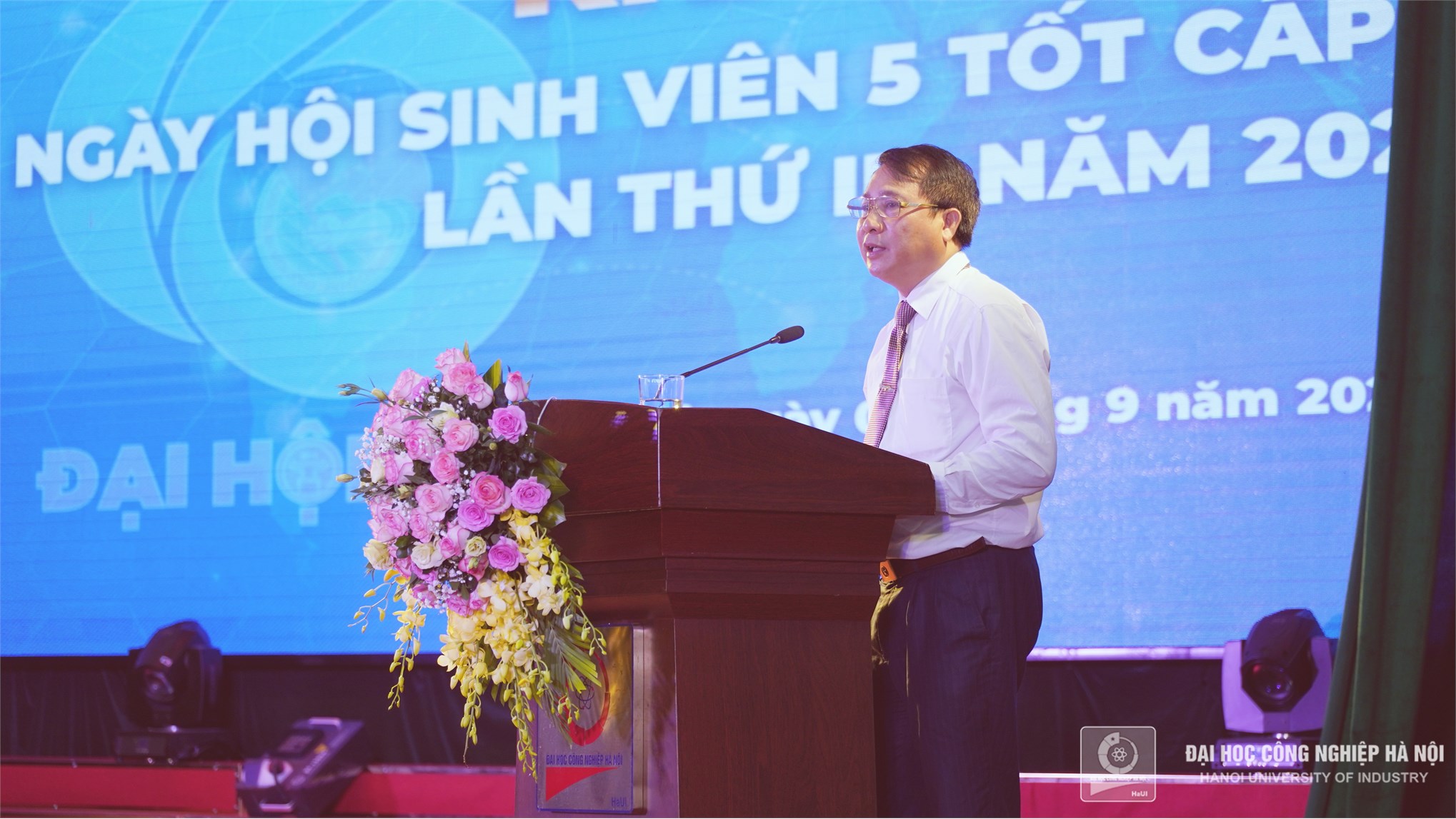 Students of Five Merits