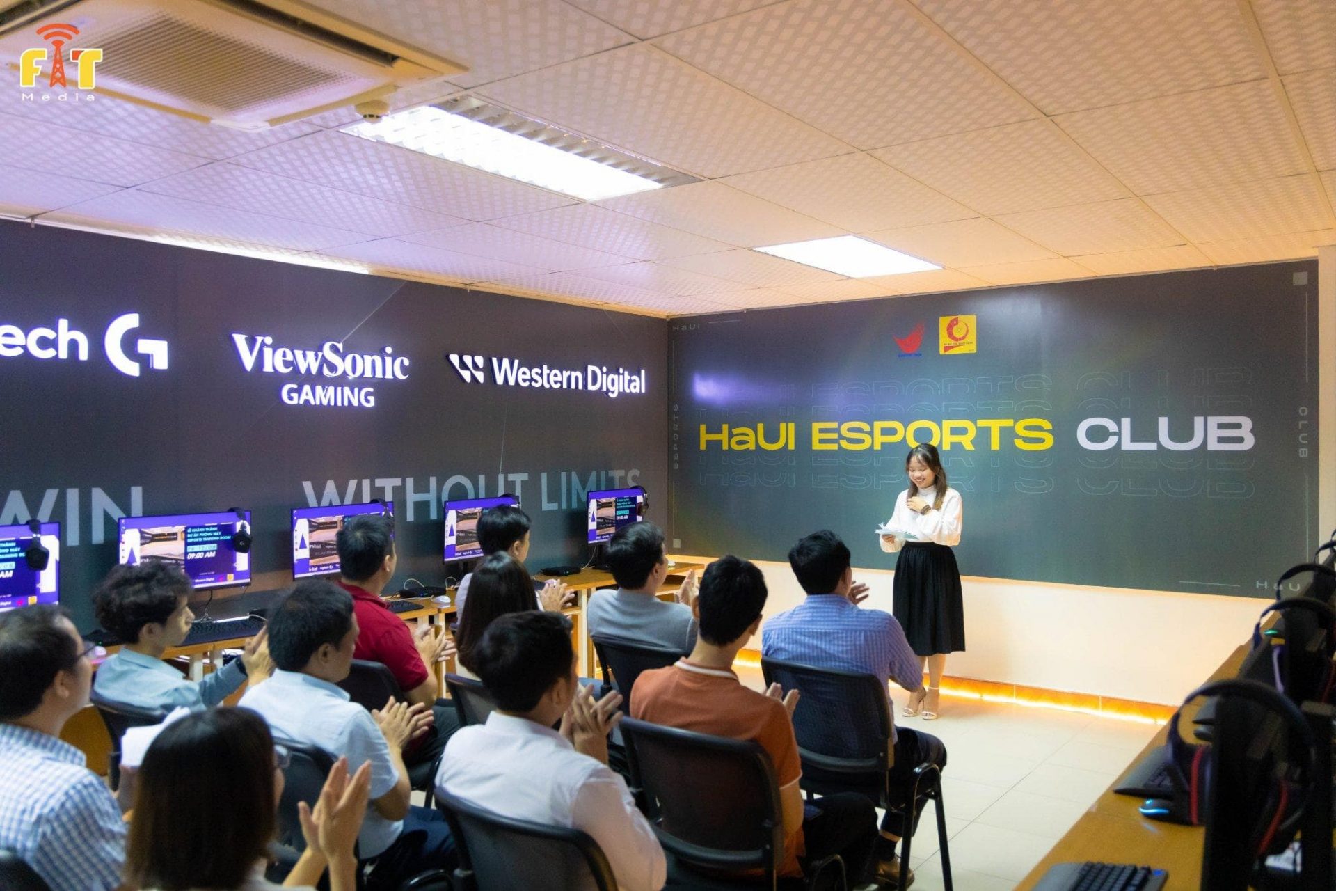 [Công nghệ Việt] Trường Đại học Công nghiệp Hà Nội tiếp nối và đẩy mạnh phong trào eSport Training Room