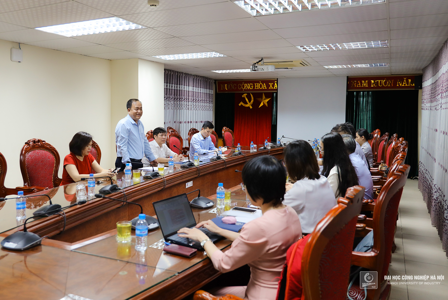 The delegation of Vietnam National University, Ho Chi Minh City paid a working visit to Hanoi University of Industry