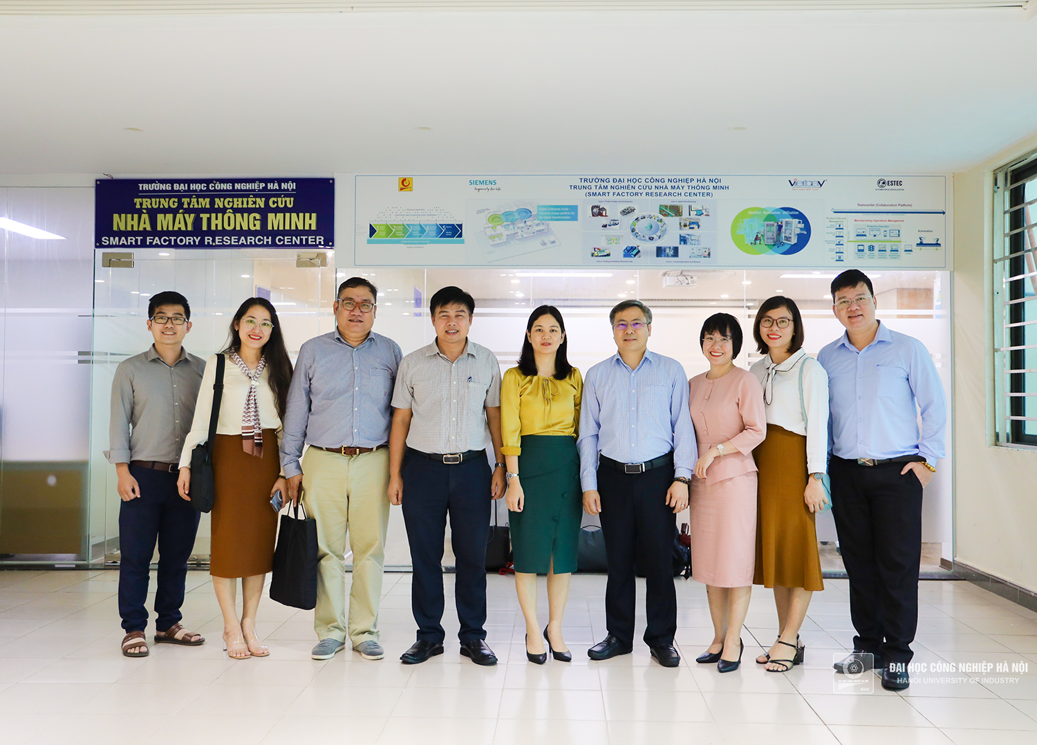 The delegation of Vietnam National University, Ho Chi Minh City paid a working visit to Hanoi University of Industry