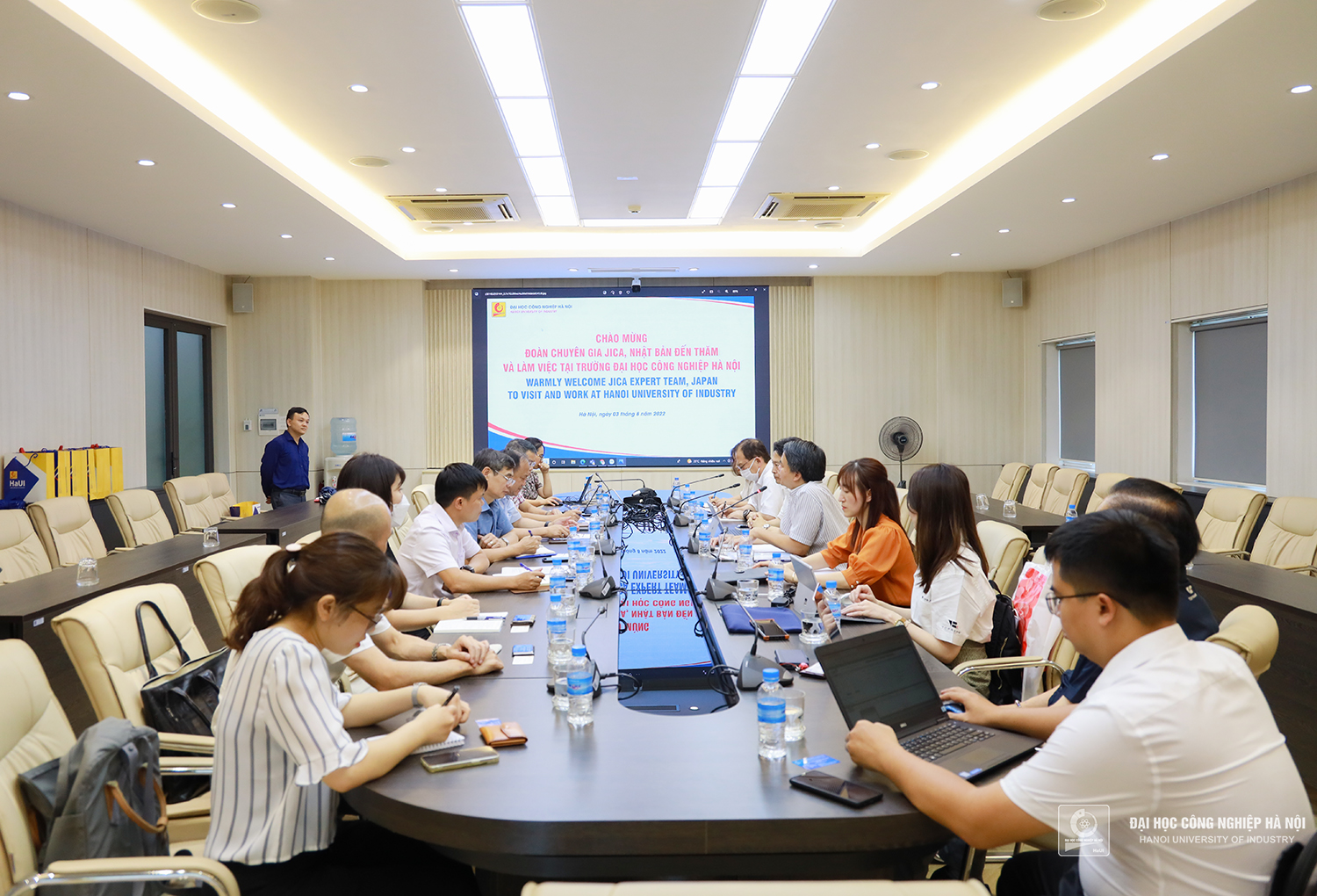 The delegation of Japanese experts paid a working visit to Hanoi University of Industry