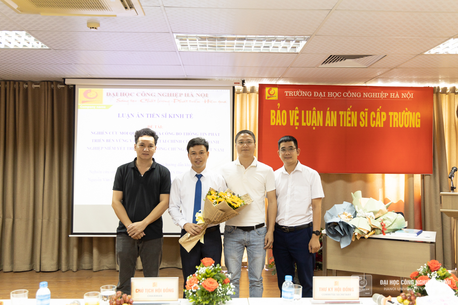 NCS Nguyễn Văn Linh bảo vệ thành công Luận án Tiến sĩ ngành Kế toán
