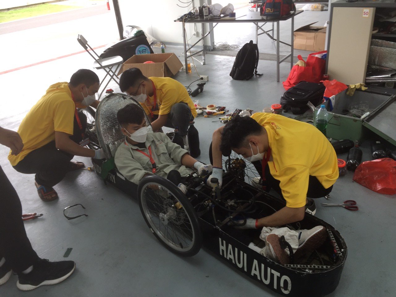 Đội sinh viên Khoa Công nghệ Ô tô giành ngôi Á quân cuộc thi chế tạo xe tiết kiệm nhiên liệu Châu Á 2022