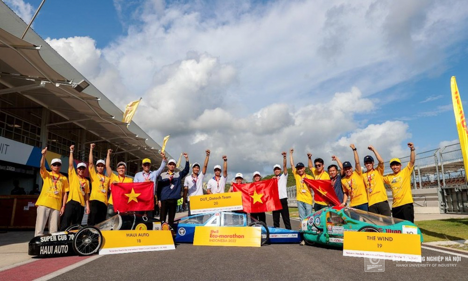 Đội sinh viên Khoa Công nghệ Ô tô giành ngôi Á quân cuộc thi chế tạo xe tiết kiệm nhiên liệu Châu Á 2022