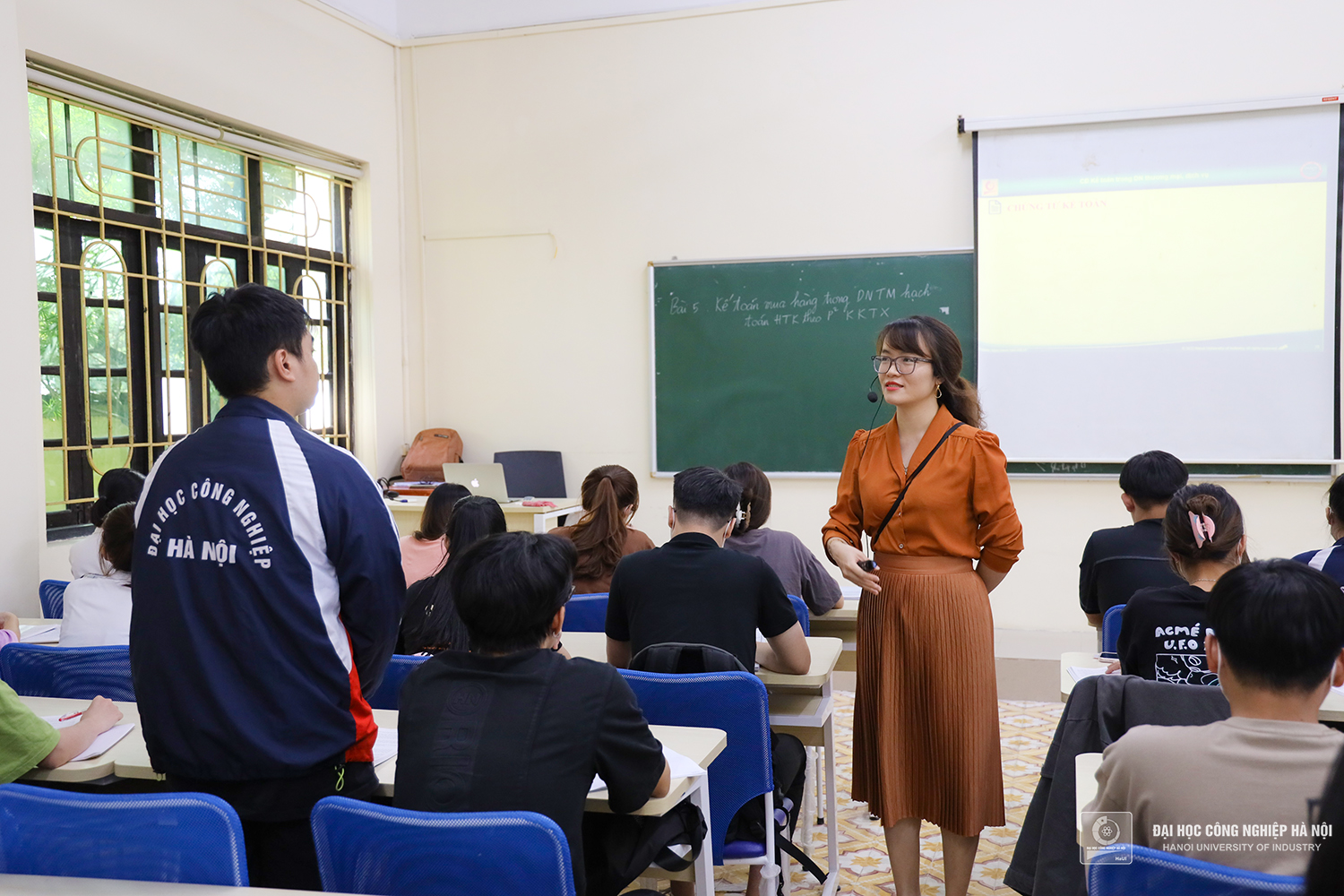 Dr. Dang Thu Ha – A lecturer of Accounting and Auditing Faculty: “Teaching is not a profession, it is a passion”