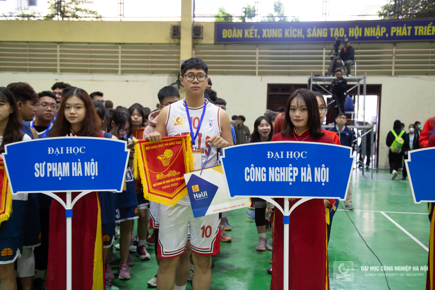 Opening ceremony of The National University Championship basketball tournament in 2022, Northern region took place at Hanoi University of Industry
