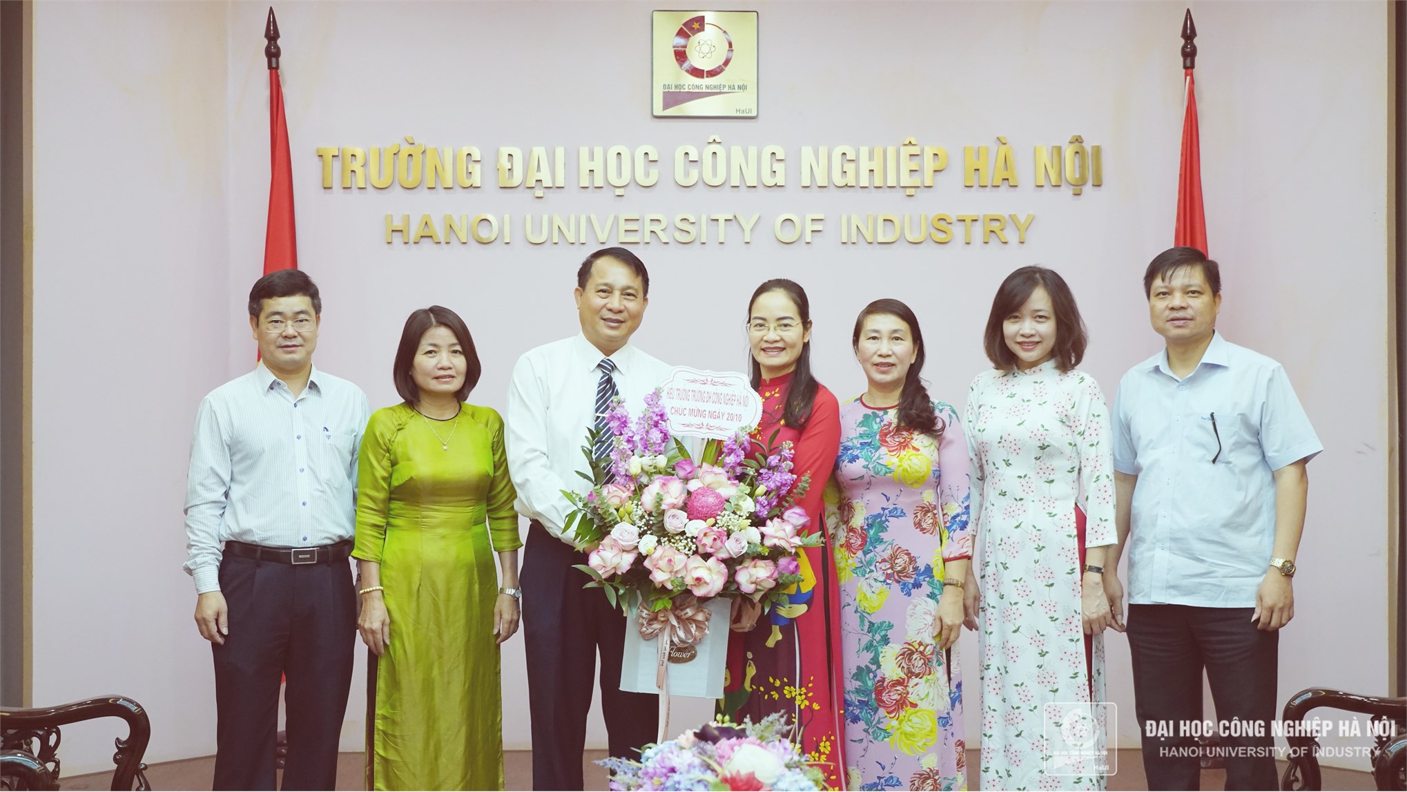 Đại học Công nghiệp Hà Nội chúc mừng Ngày thành lập Hội liên hiệp Phụ nữ Việt Nam 20/10