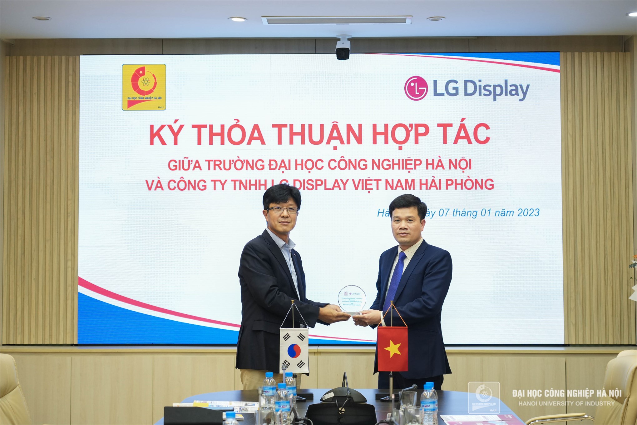 Ký kết biên bản ghi nhớ hợp tác với LG Display Việt Nam Hải Phòng 