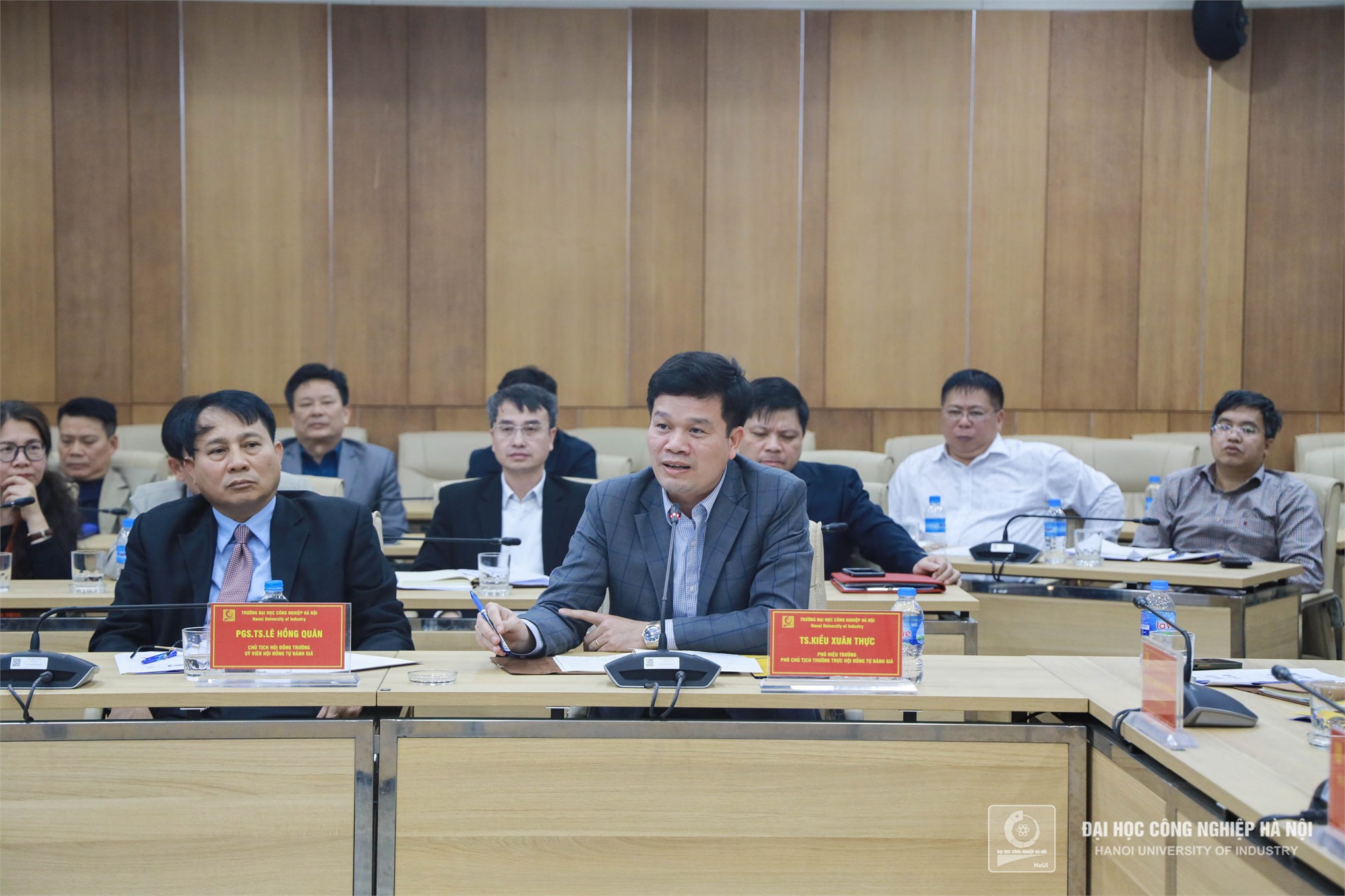 Review conference of IT management system project according to the e-university model