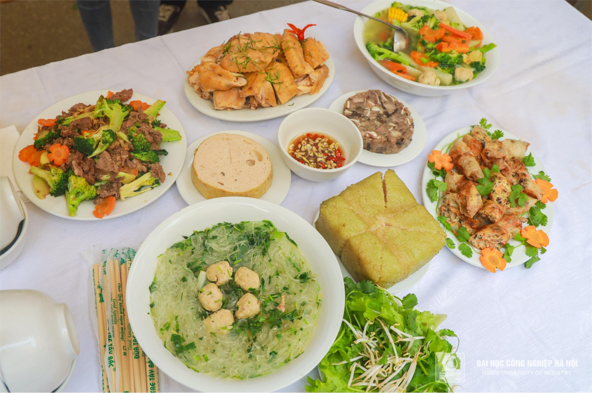 Spring reunion 2023: An opportunity for international students to experience Vietnamese Tet culture