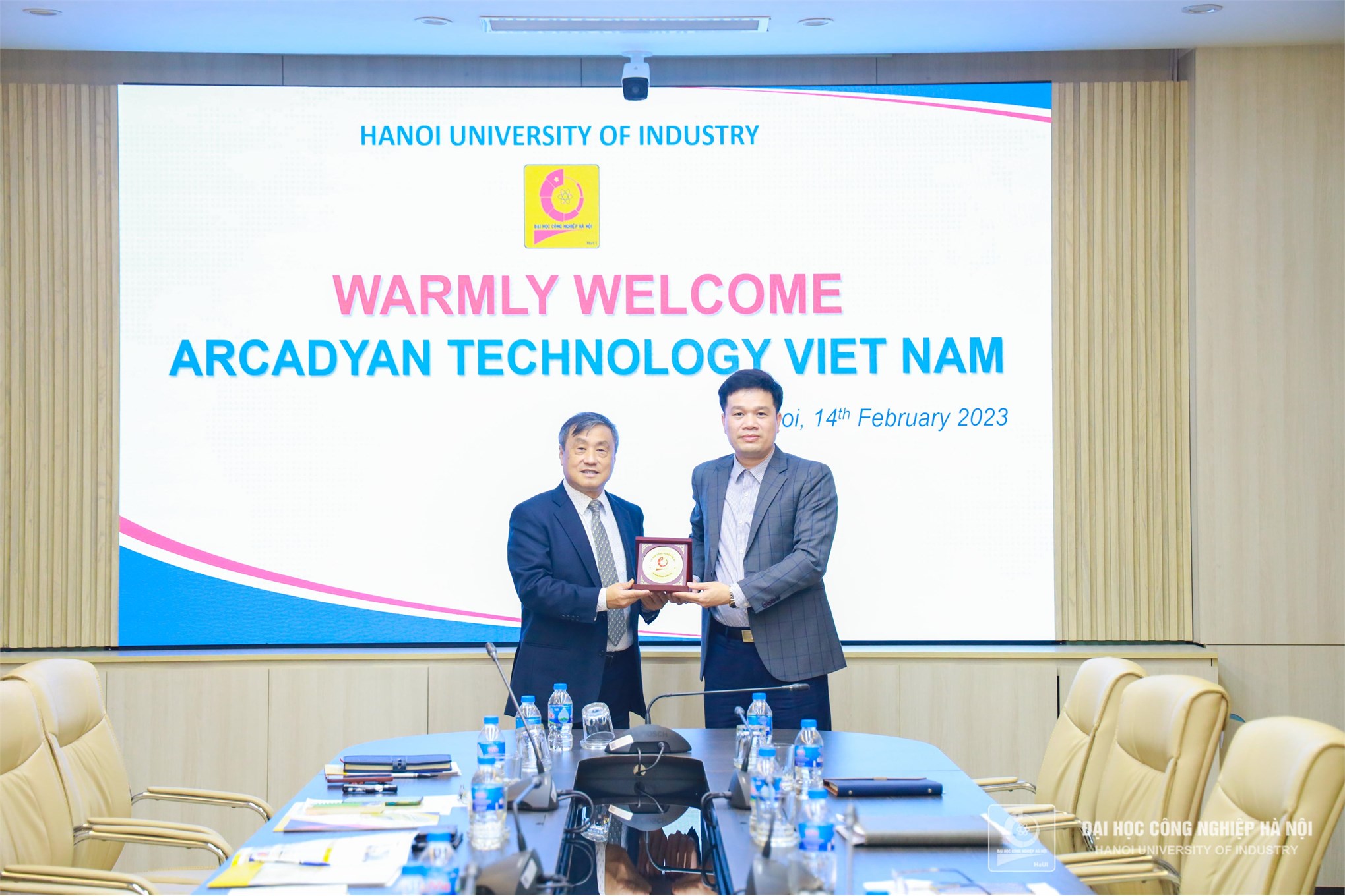 Làm việc với Công ty TNHH Arcadyan Technology Việt Nam, đẩy mạnh hợp tác giữa Nhà trường và Doanh nghiệp