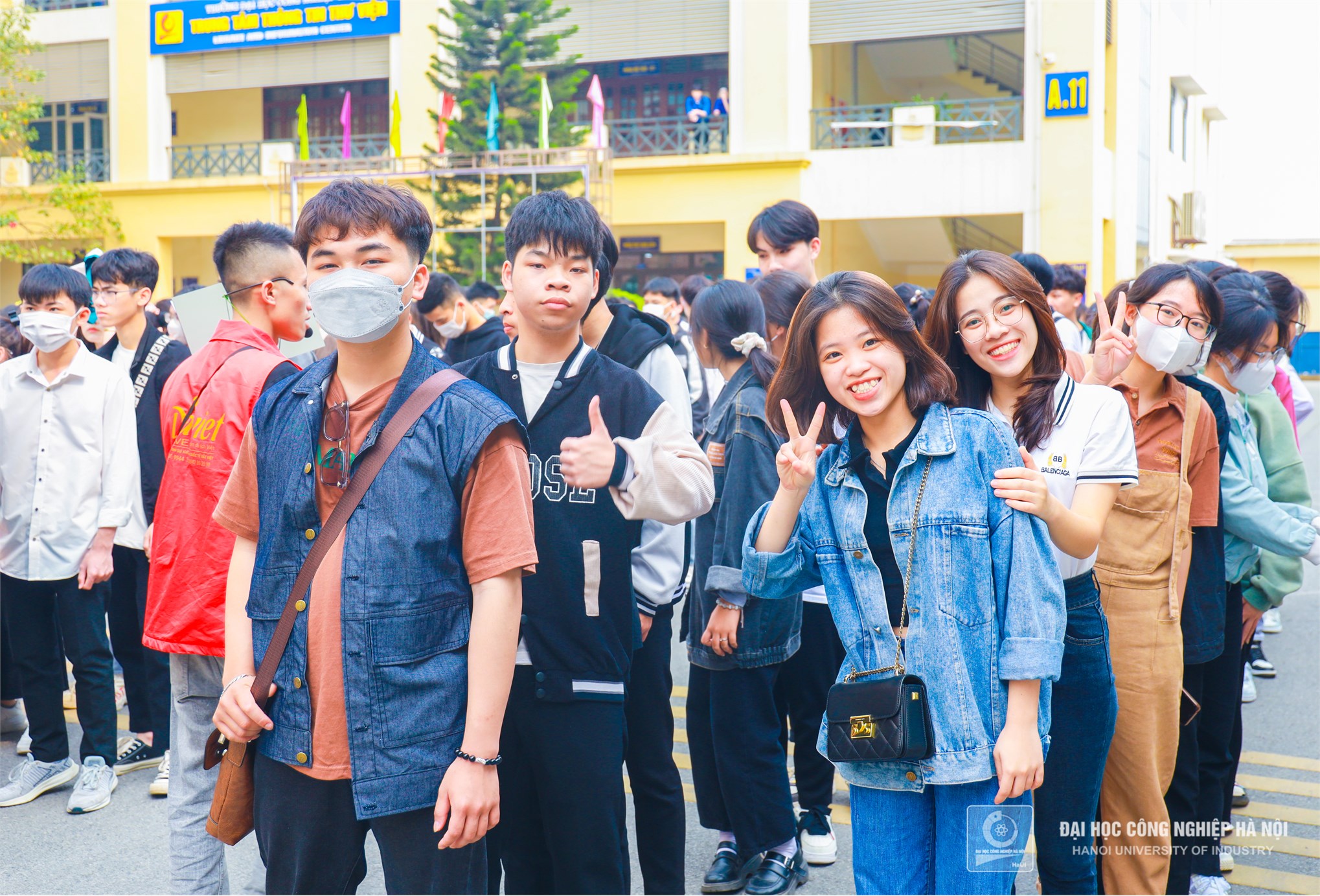 Hơn 400 học sinh Trường THPT C Nghĩa Hưng – Nam Định tham quan Đại học Công nghiệp Hà Nội