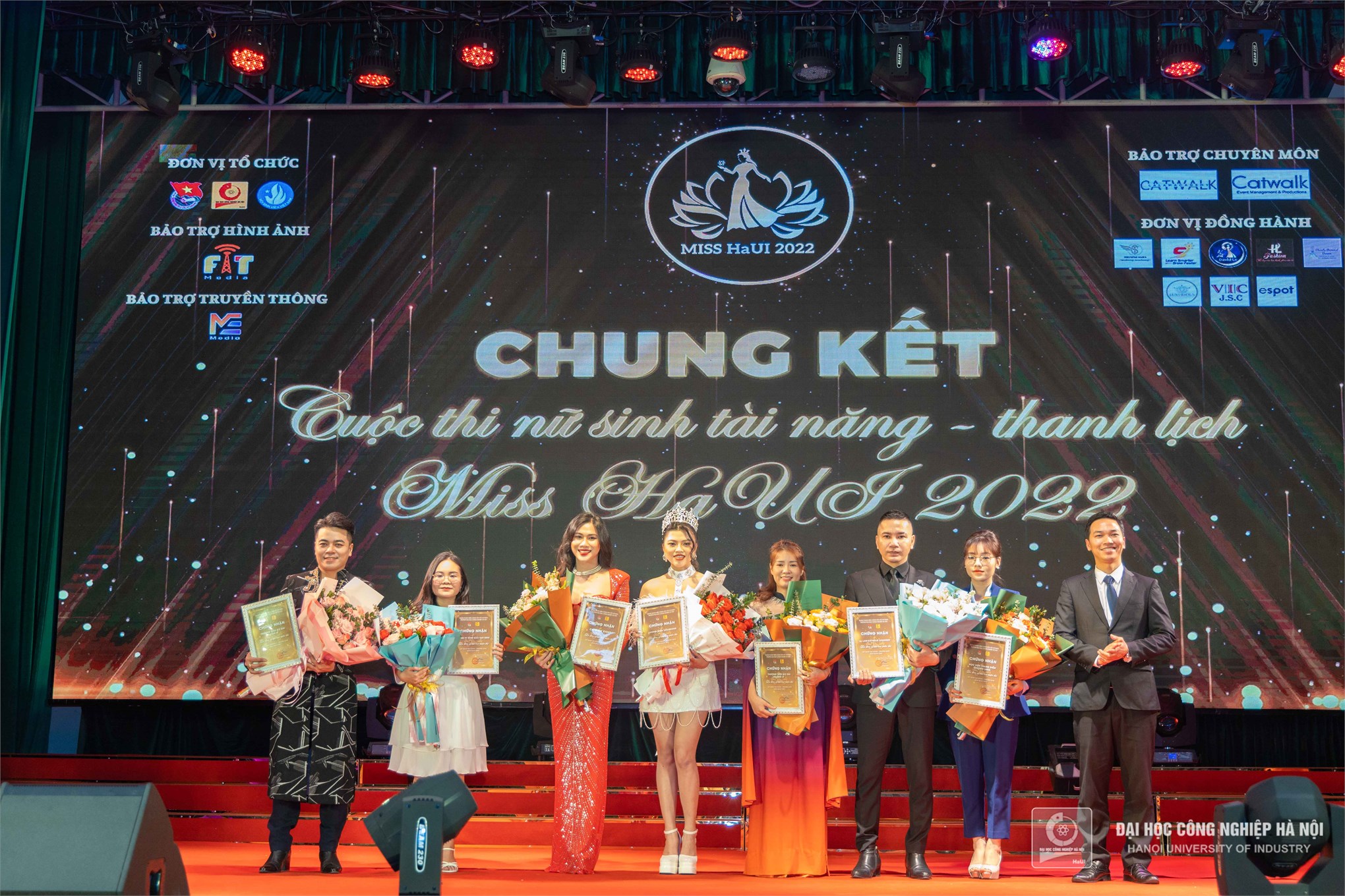  Miss HaUI: Đêm hội tỏa sáng của tài sắc nữ sinh Đại học Công nghiệp Hà Nội