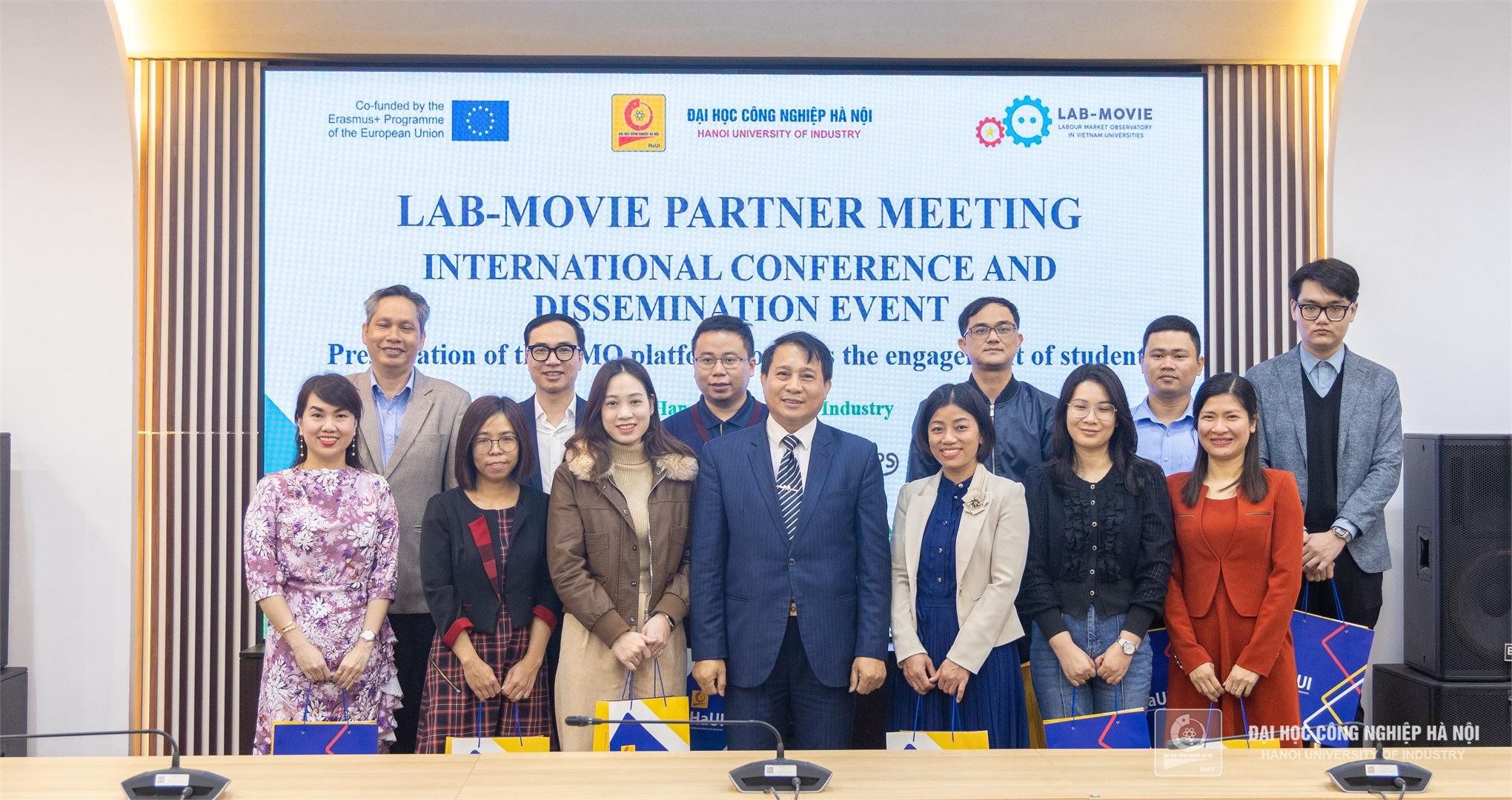 Lab –Movie: Cầu nối giữa đào tạo và thị trường lao động Việt Nam