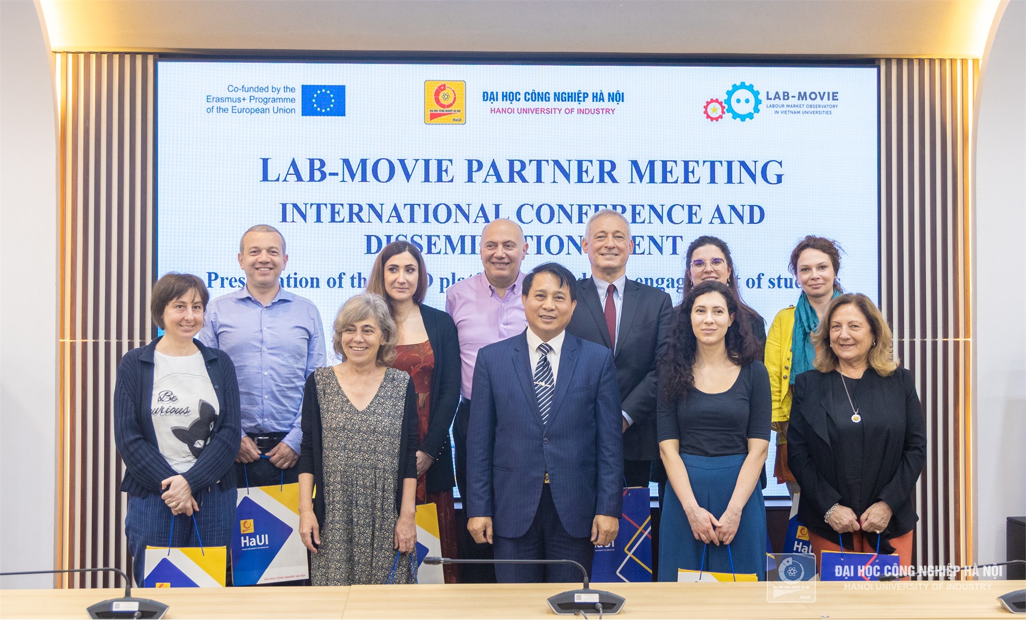 Lab–Movie: bridging the gap between academia and the Vietnamese labor market