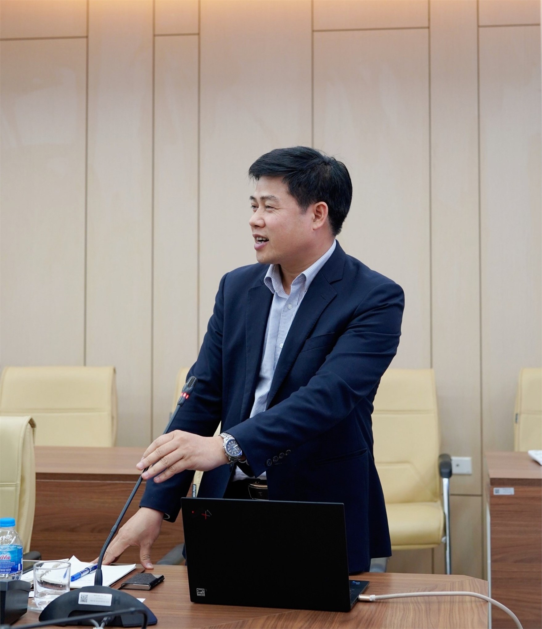 Siemens DISW, Steaming Cambodia, and Vietbay company, paid a working visit to Hanoi University of Industry to exchange experiences on building and operating the Smart Factory Research Center.