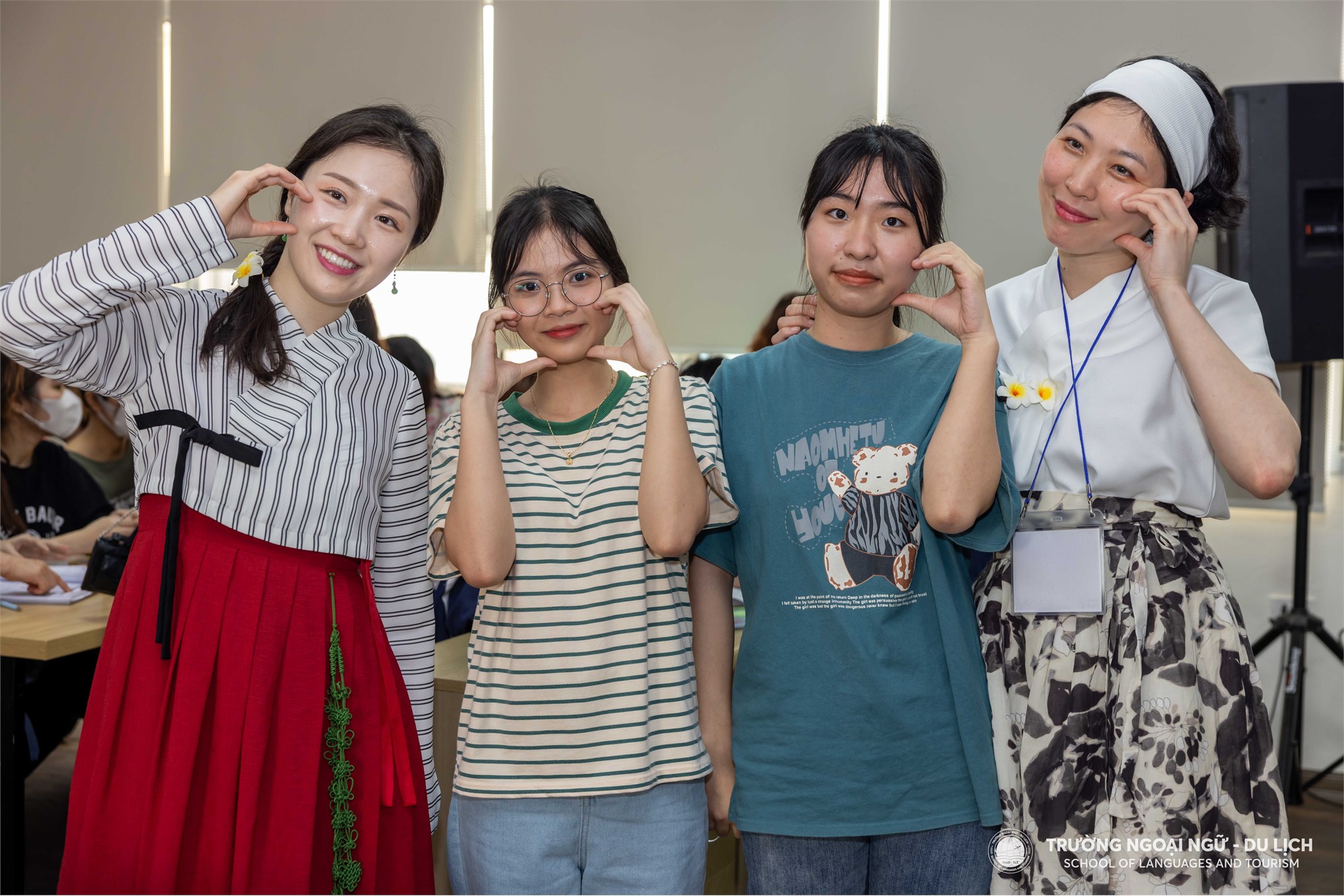 Trường Đại học Sư phạm - Đại học Quốc gia Seoul tới tham quan, giao lưu văn hoá tại Trường Ngoại ngữ - Du lịch 