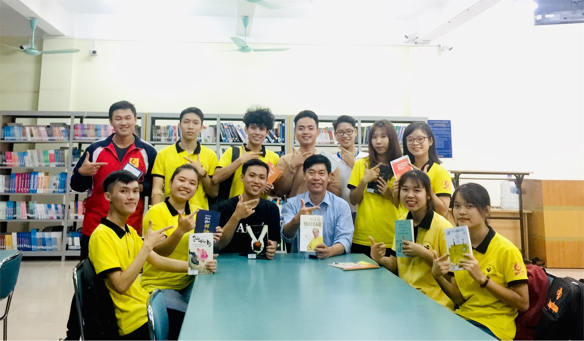 Suy nghĩ về phát triển văn hóa đọc trong sinh viên Trường Đại học Công nghiệp Hà Nội
