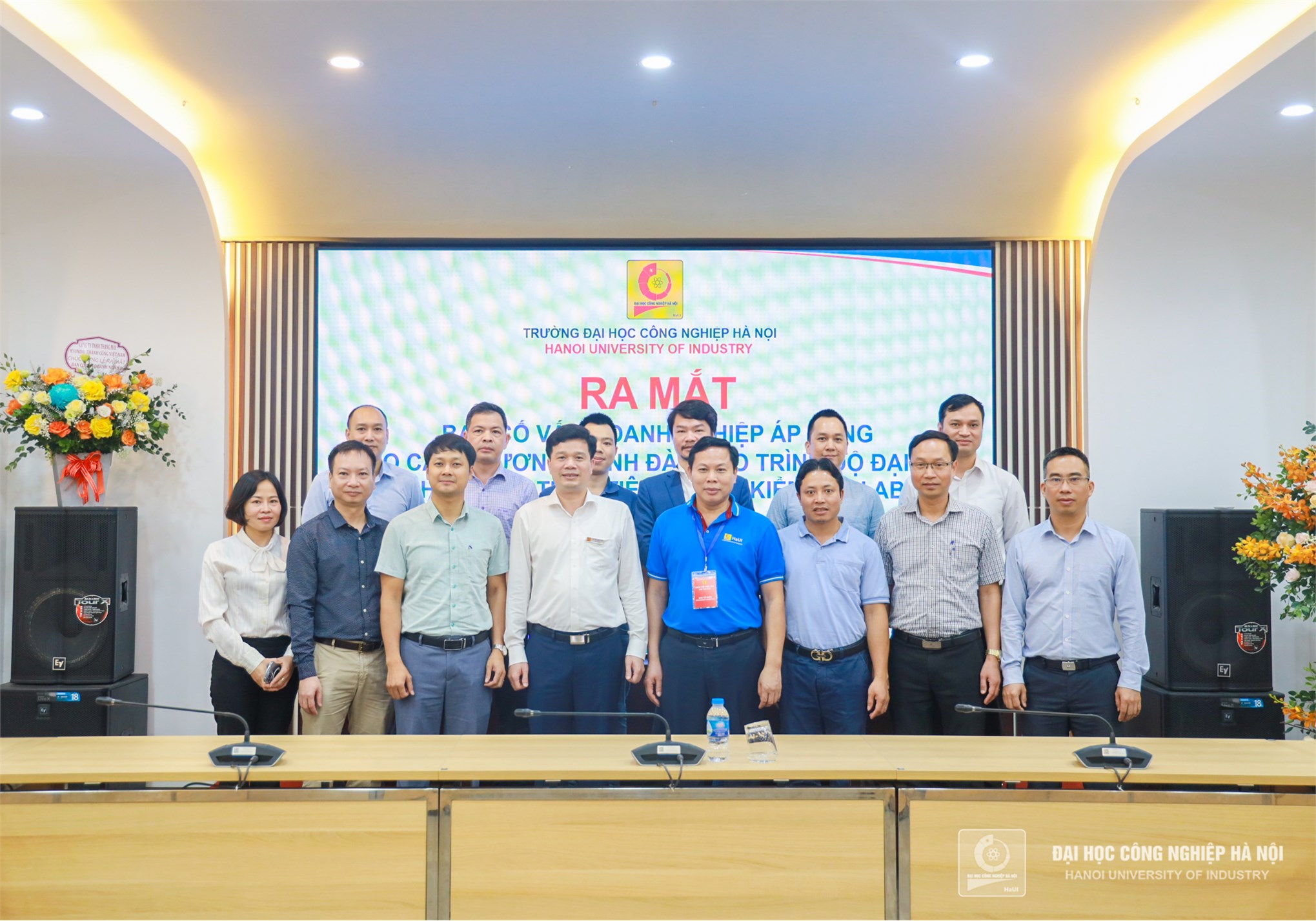Gần 5.000 cơ hội việc làm cho sinh viên và ra mắt Ban cố vấn doanh nghiệp Trường Đại học Công nghiệp Hà Nội tại Ngày hội việc làm 2023