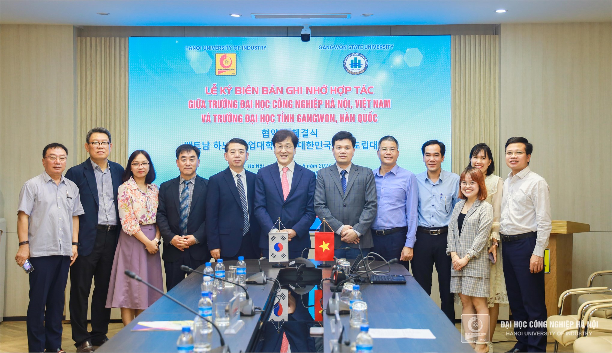 Hanoi University of Industry signed a cooperation agreement with Gangwon State University, Korea