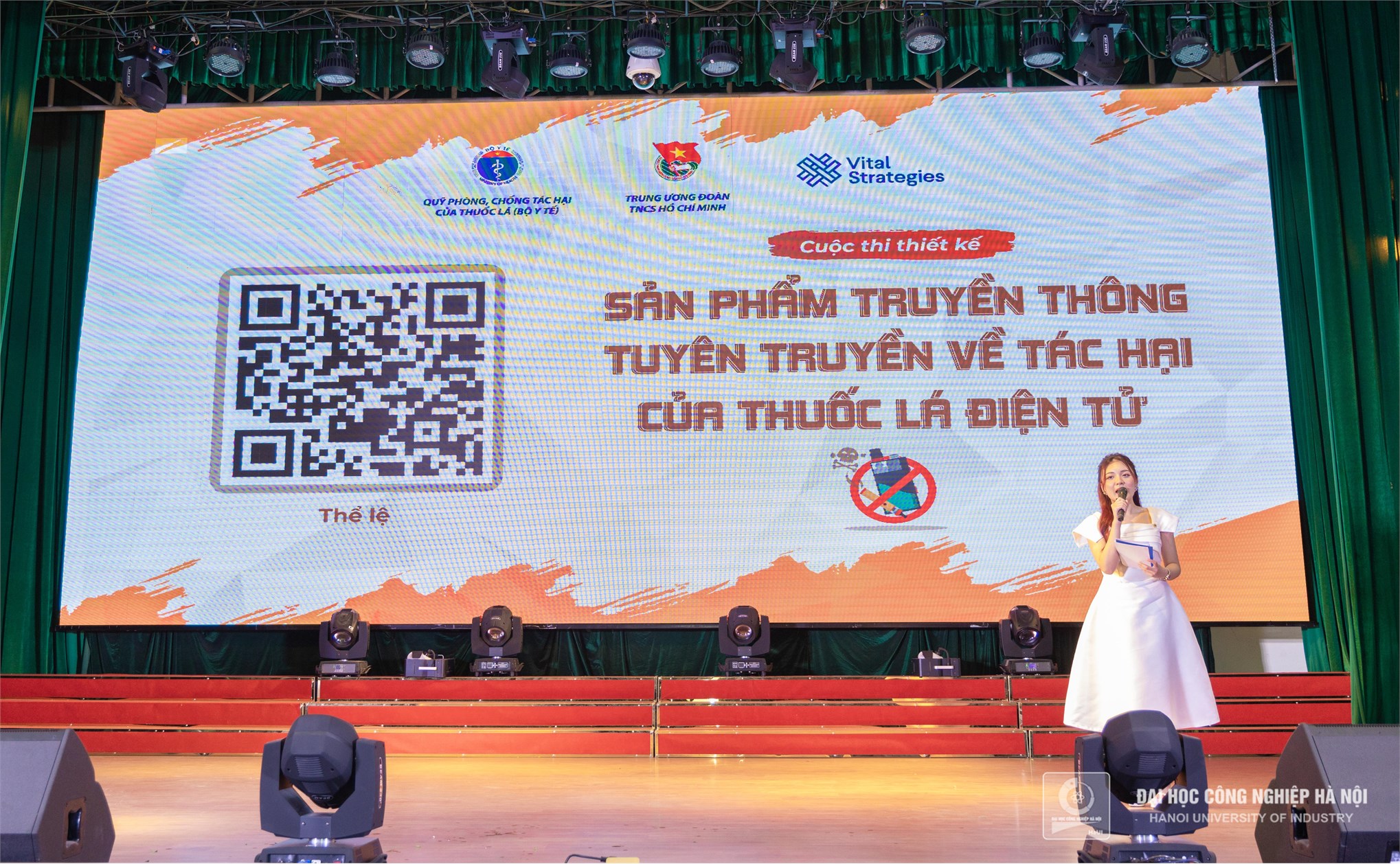 Tuổi trẻ Đại học Công nghiệp Hà Nội nói không với thuốc lá và thuốc lá điện tử