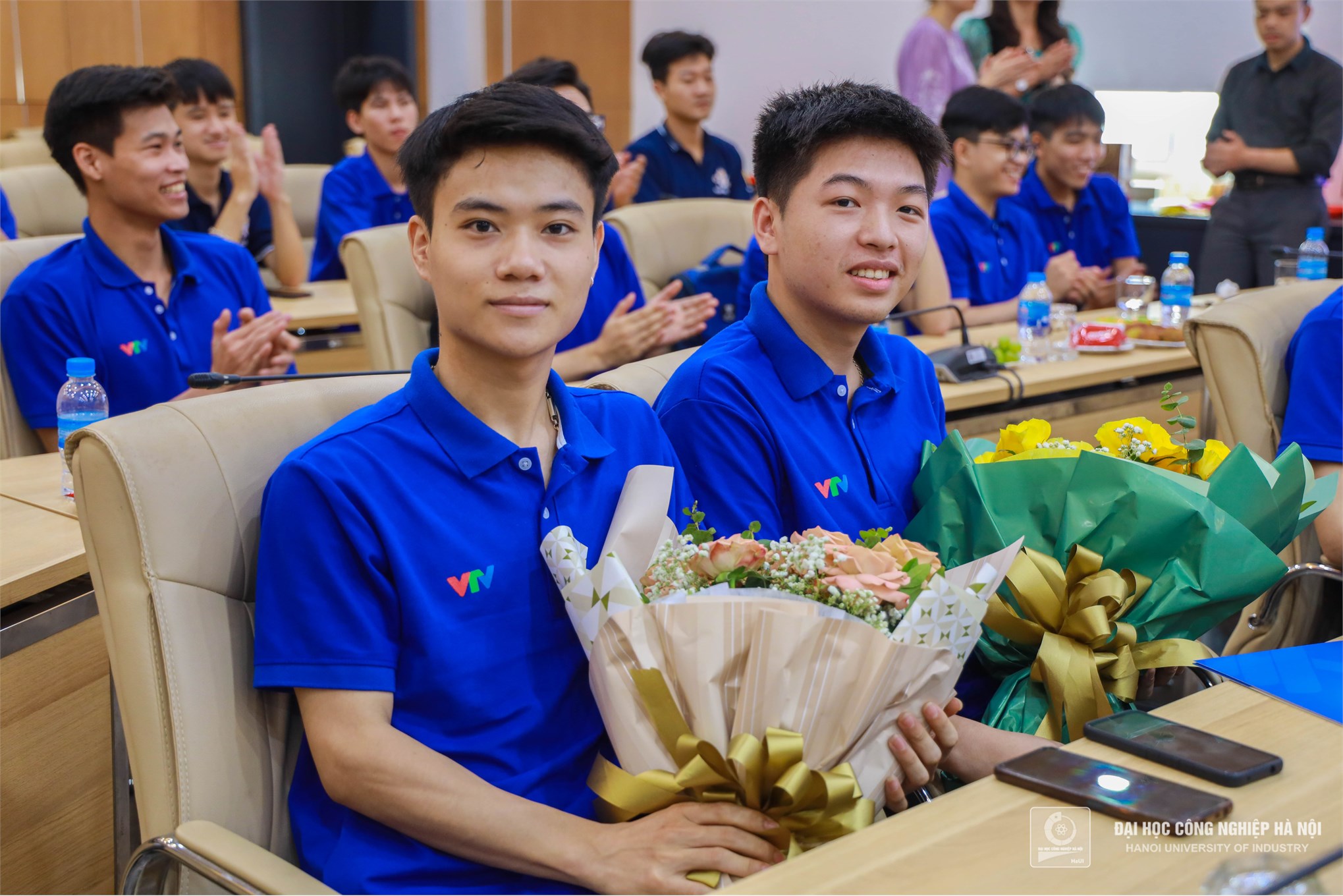 Đại học Công nghiệp Hà Nội thưởng 150 triệu đồng và tiếp tục đồng hành cùng đội tuyển vô địch Robocon Việt Nam 2023