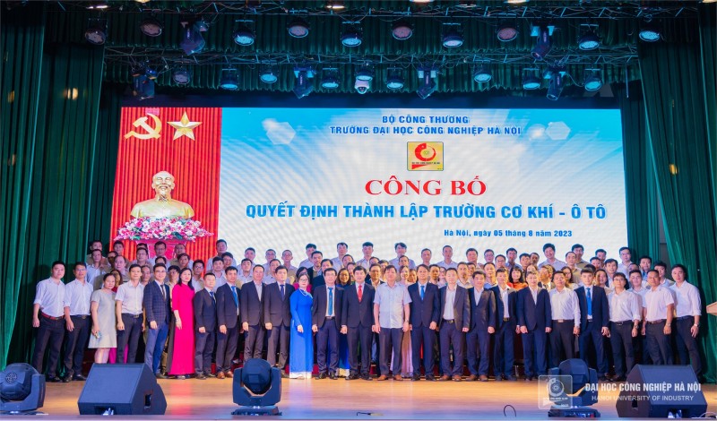 [Tạp chí Khoa học và Công nghệ Việt Nam] Thành lập Trường Cơ khí - Ô tô trực thuộc Trường Đại học Công nghiệp Hà Nội