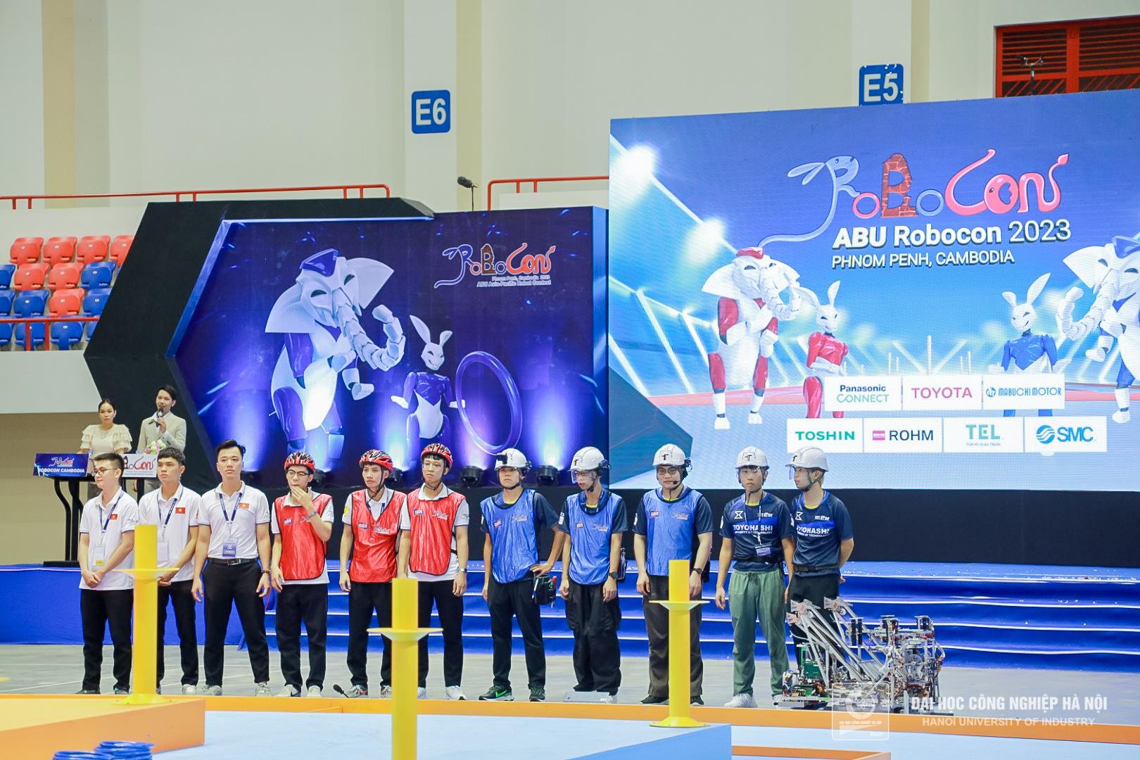 [Báo điện tử Đại biểu Nhân dân] Trường ĐH Công nghiệp Hà Nội xếp hạng Ba cuộc thi Sáng tạo Robot Châu Á - Thái Bình Dương năm 2023