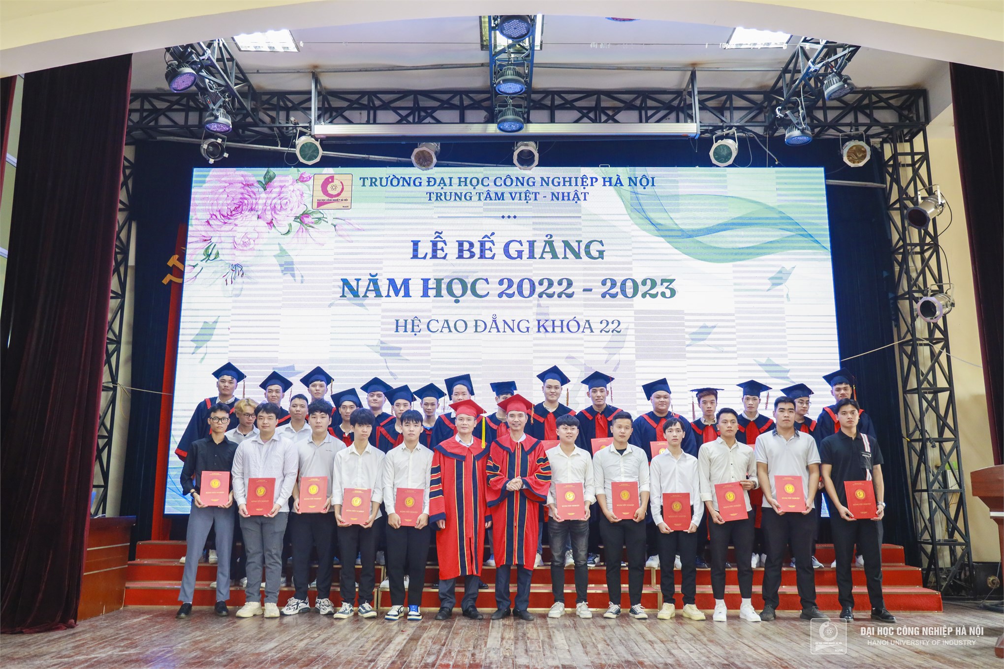 Dư vị ngọt ngào tại lễ tốt nghiệp của hơn 750 sinh viên hệ cao đẳng K22