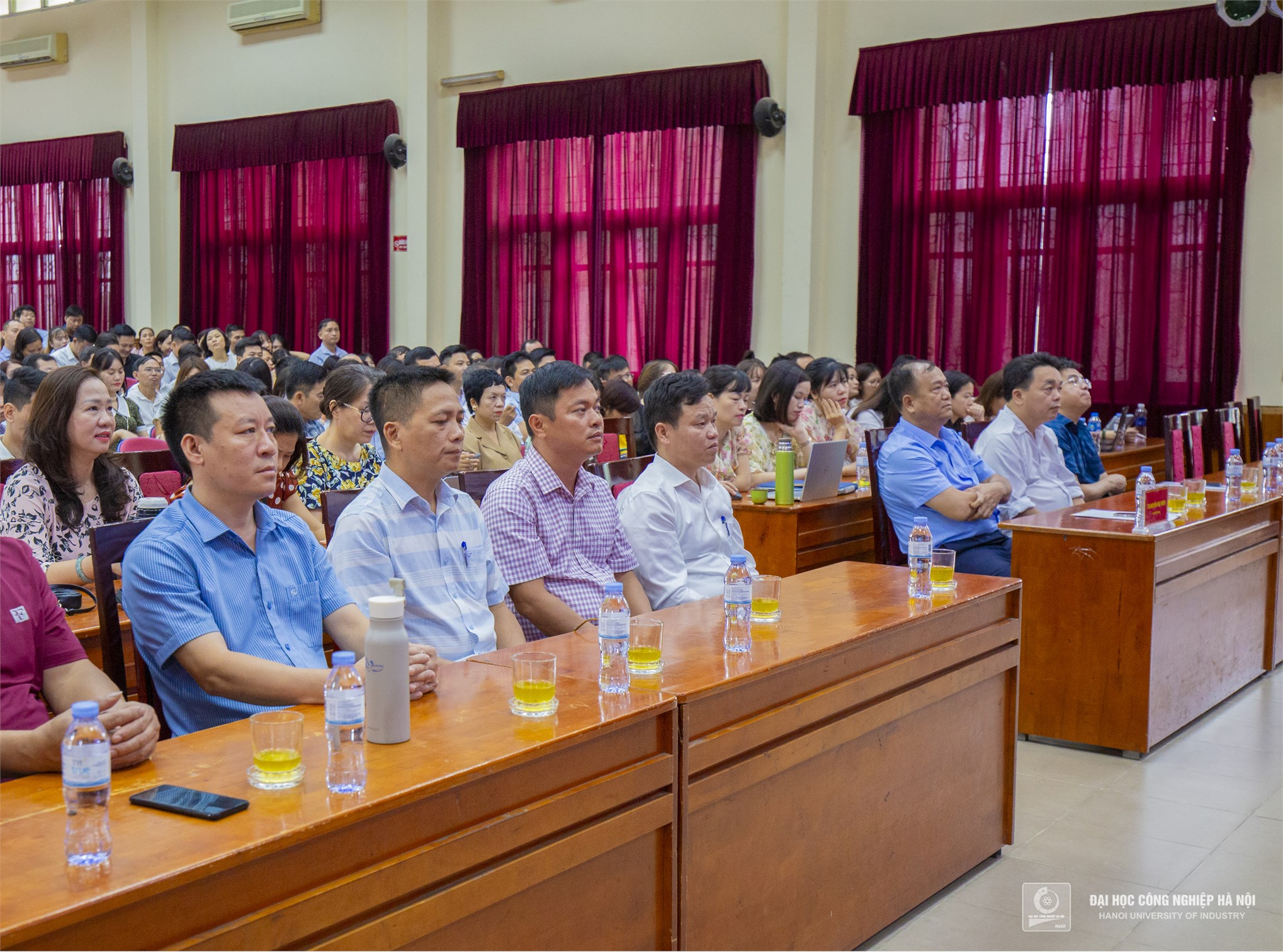 Hội nghị viên chức, người lao động Trường Đại học Công nghiệp Hà Nội năm 2023