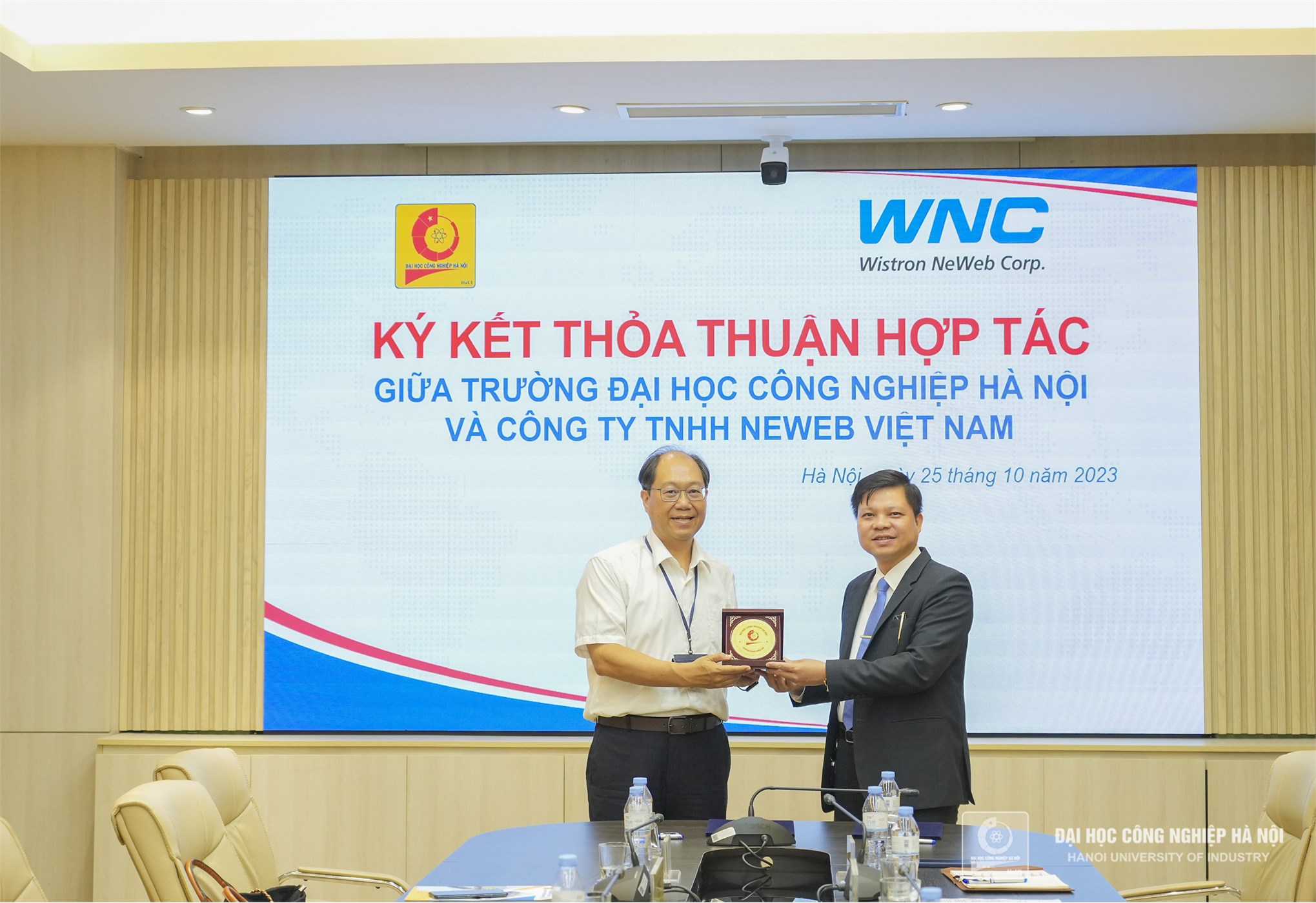Ký thỏa thuận hợp tác với Công ty TNHH Neweb Việt Nam 