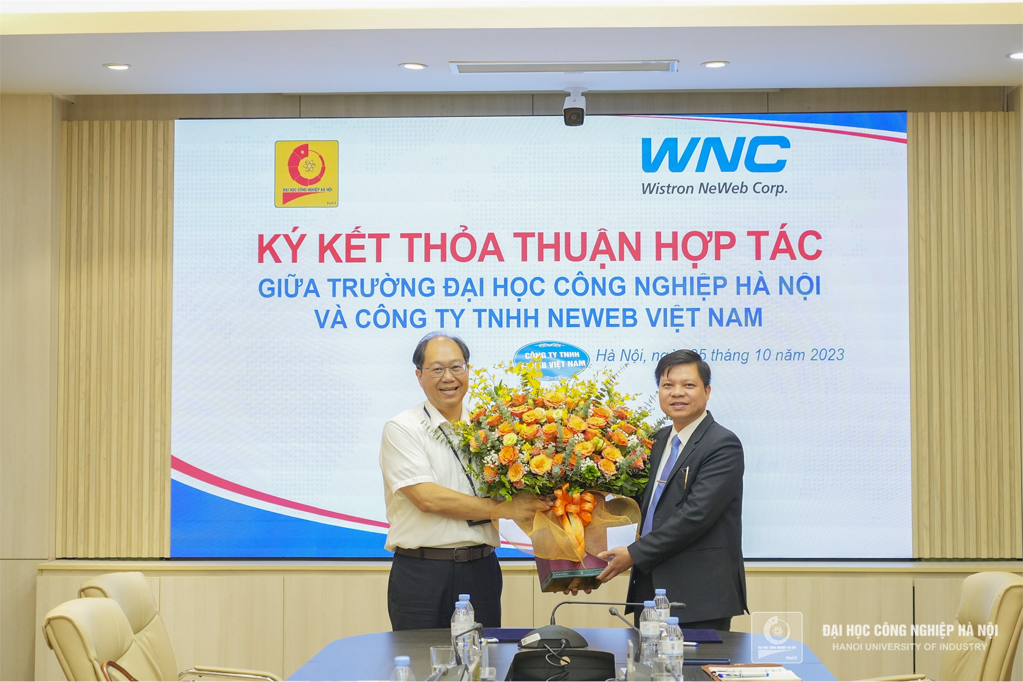 Ký thỏa thuận hợp tác với Công ty TNHH Neweb Việt Nam 