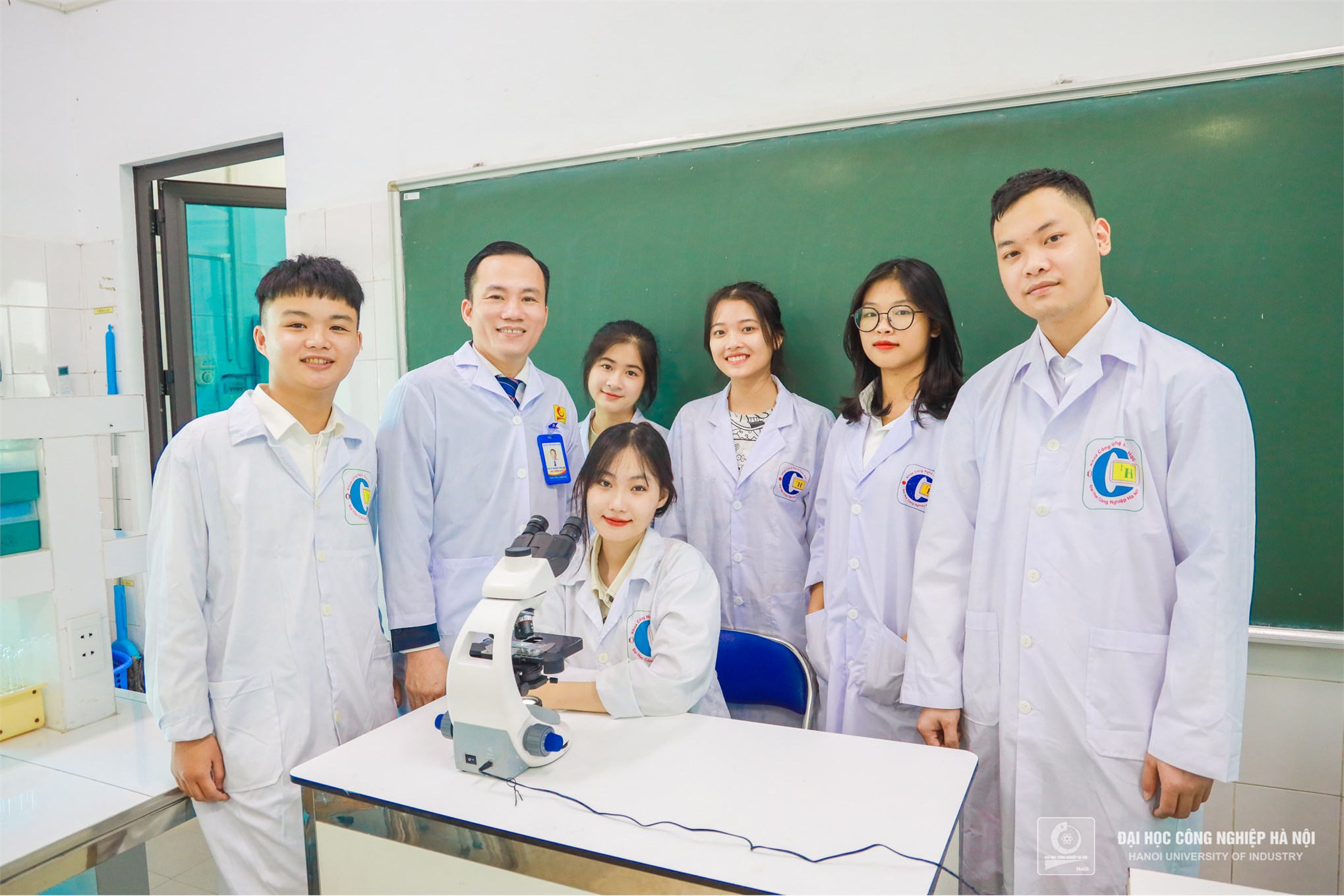 PGS.TS.Nguyễn Tuấn Anh: Lan toả đam mê nghiên cứu khoa học cho sinh viên