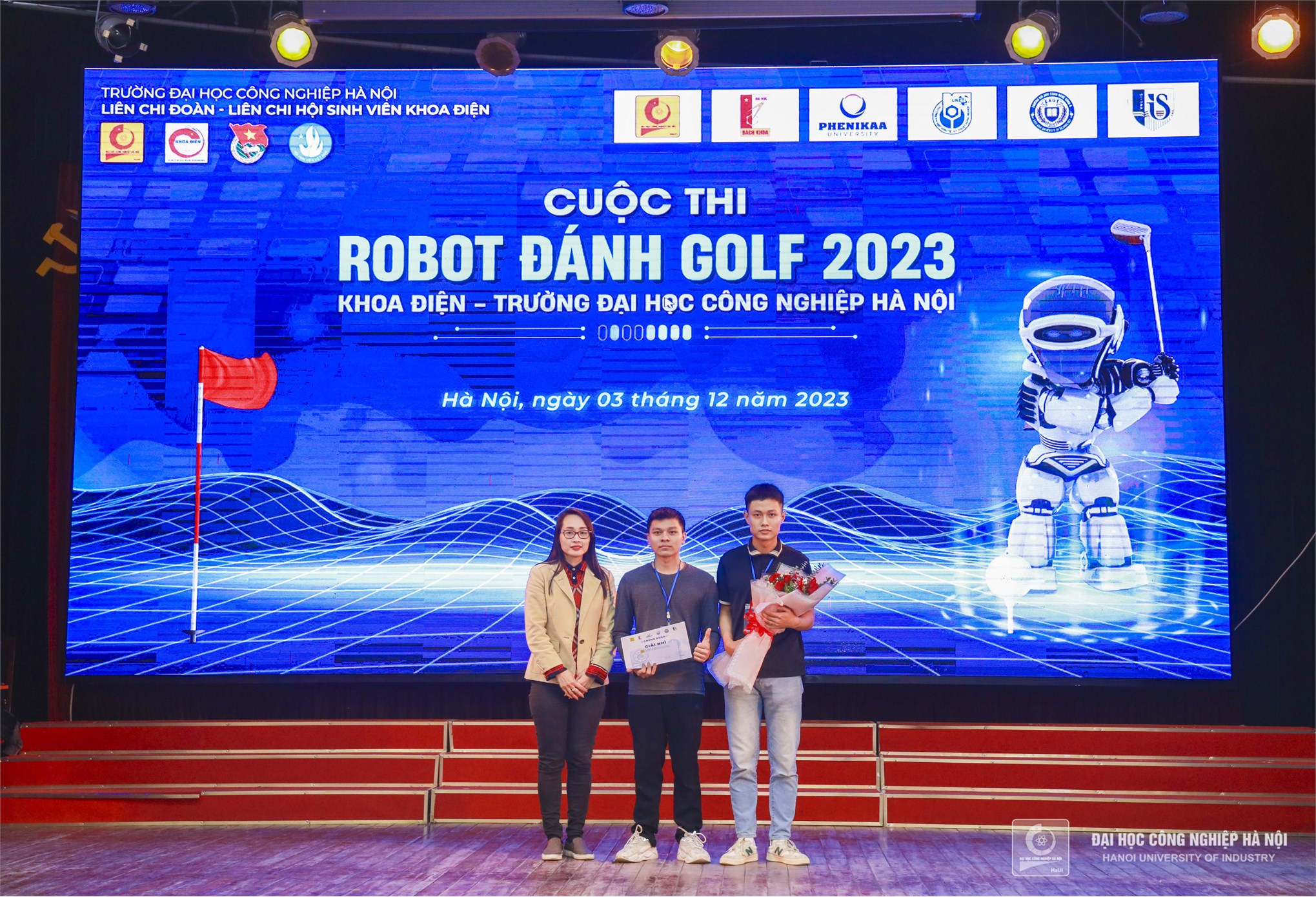 Sinh viên thỏa sức sáng tạo tại Cuộc thi Robot đánh Golf năm 2023