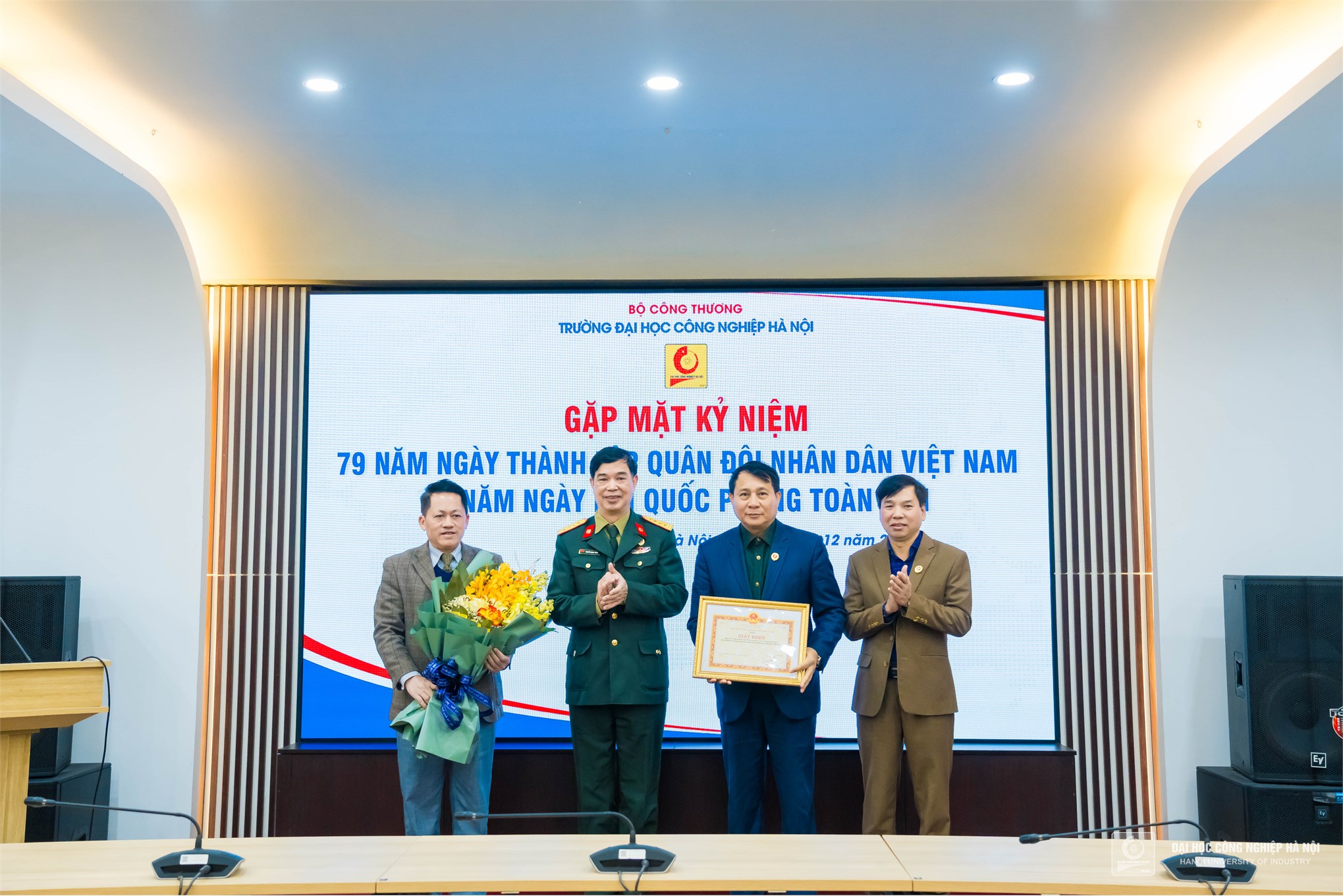 HaUI celebrates the 79th Anniversary of the Vietnam People's Army and the 34th National Defence Festival