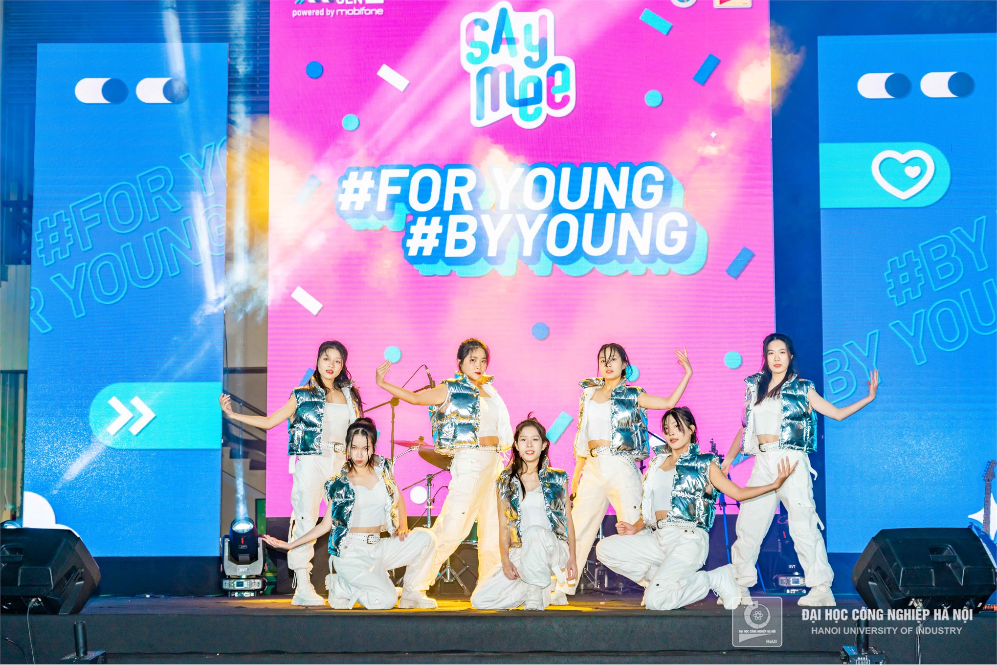 HaUI and Mobifone Illuminate the Night with 'Maximizing Life' Music Festival