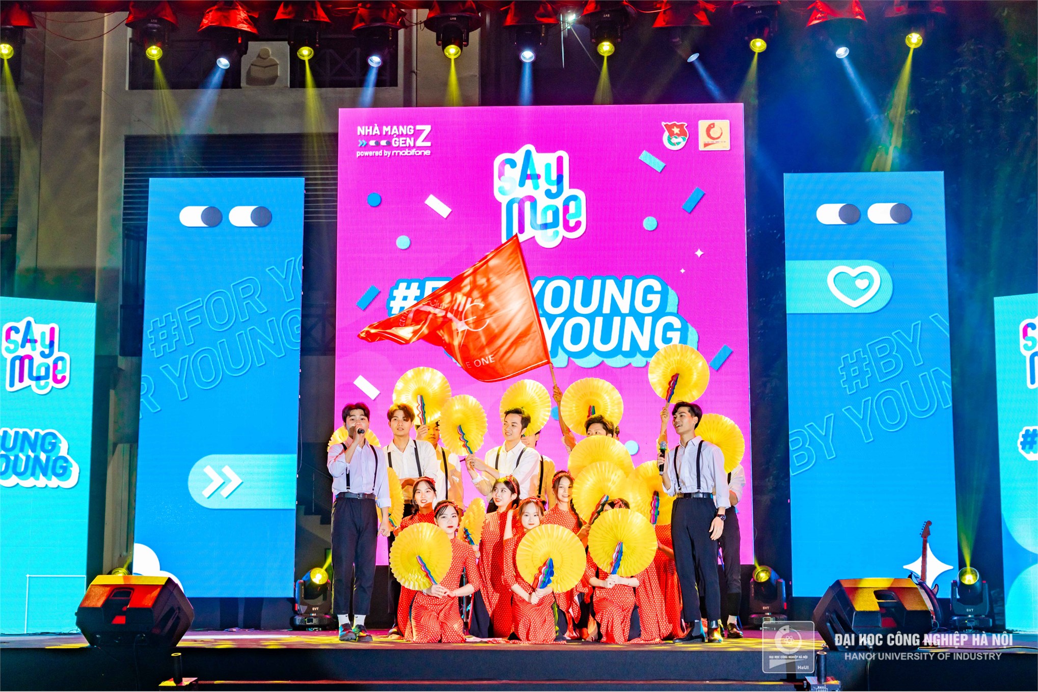 HaUI and Mobifone Illuminate the Night with 'Maximizing Life' Music Festival