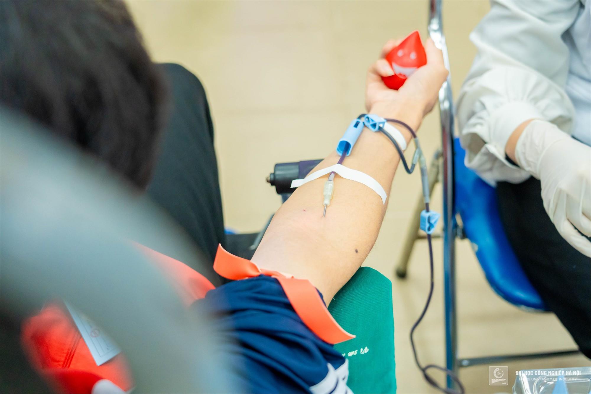 [suckhoedoisong] Ấm áp tinh thần nhân đạo trong ngày hội hiến máu tình nguyện Cầu vồng nhân ái 2023