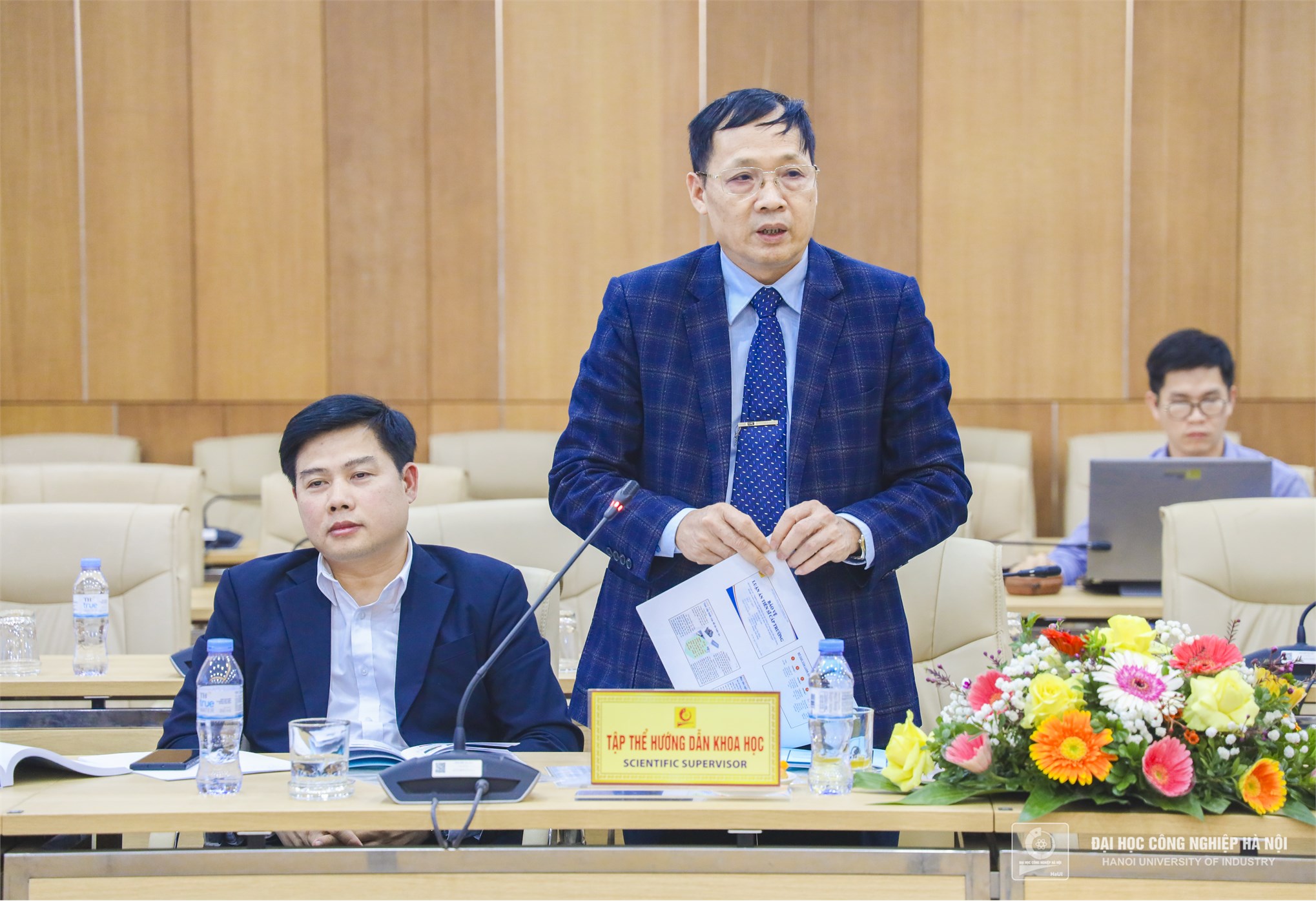 Nghiên cứu sinh Lê Thế Hưng và Nguyễn Thị Dự bảo vệ thành công Luận án Tiến sĩ