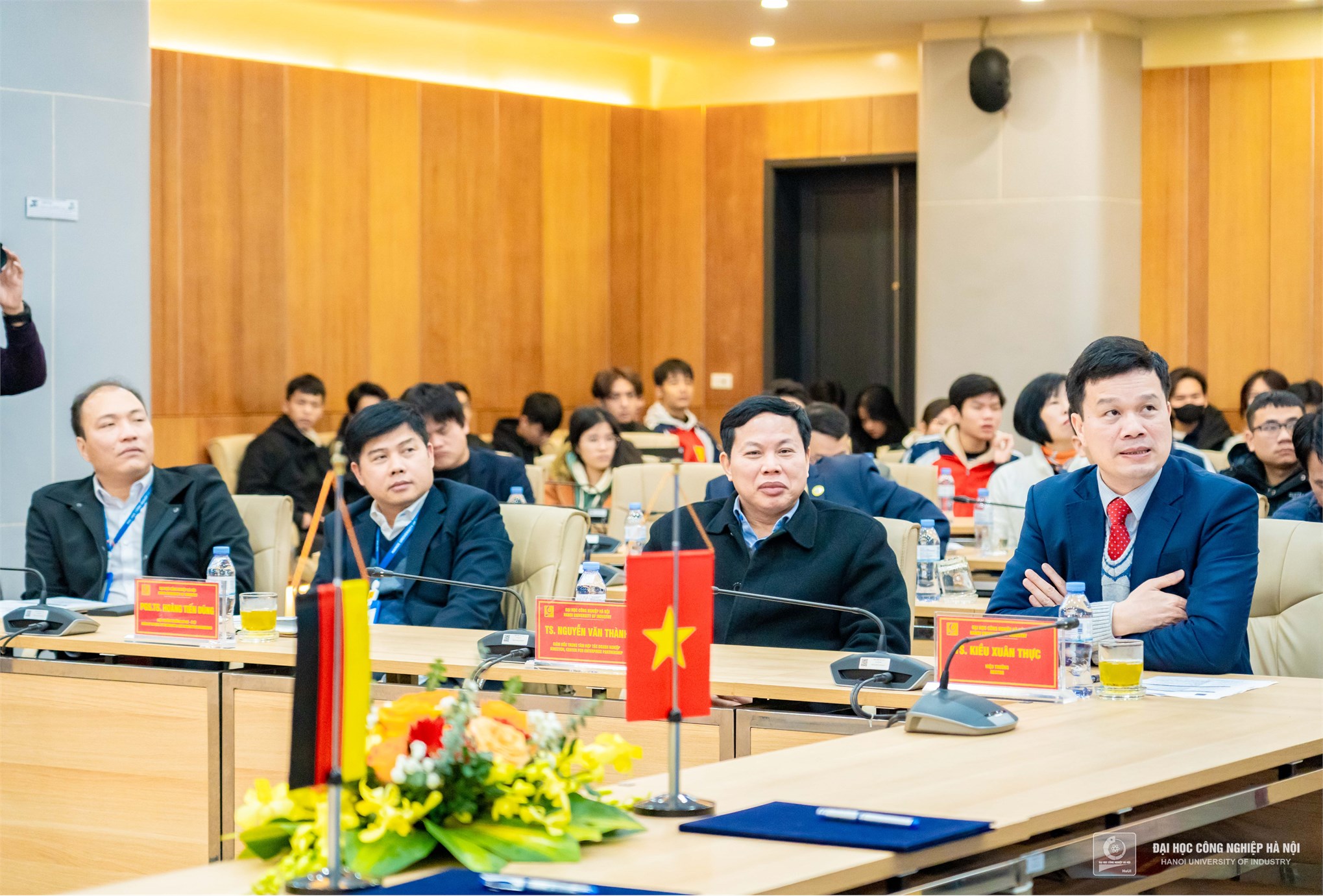 Mr. Bob Jones, the Standing Vice President in charge of global business at Siemens, highlighted the importance of digital transformation