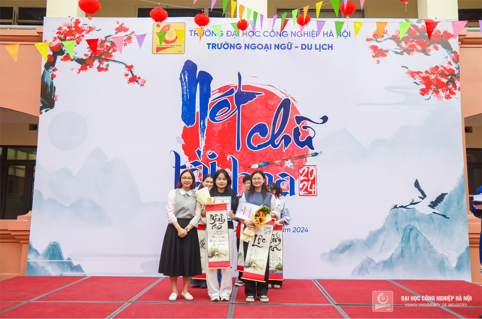 Calligraphy Writing Competition: Talented Handwriting 2024 Celebrates Cultural Beauty during Vietnamese Tet