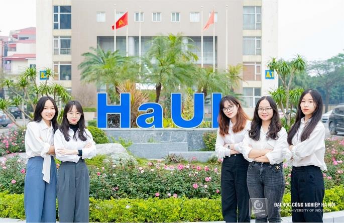 [phapluatxahoi] Nhóm nữ sinh trường ĐH Công nghiệp Hà Nội khởi nghiệp từ vỏ cam, bưởi