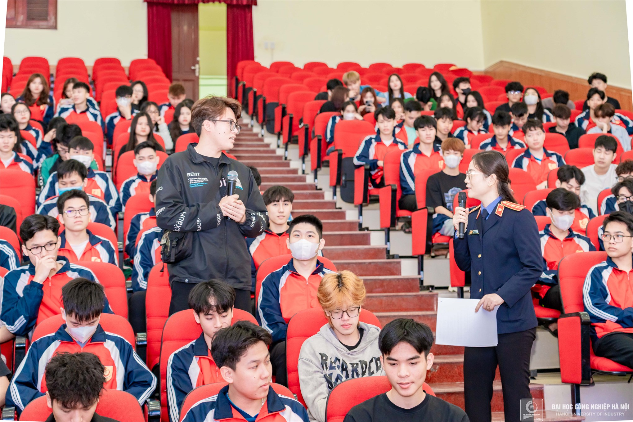 Hơn 300 sinh viên HaUI tham dự Phiên tòa giả định tại cơ sở Hà Nam 