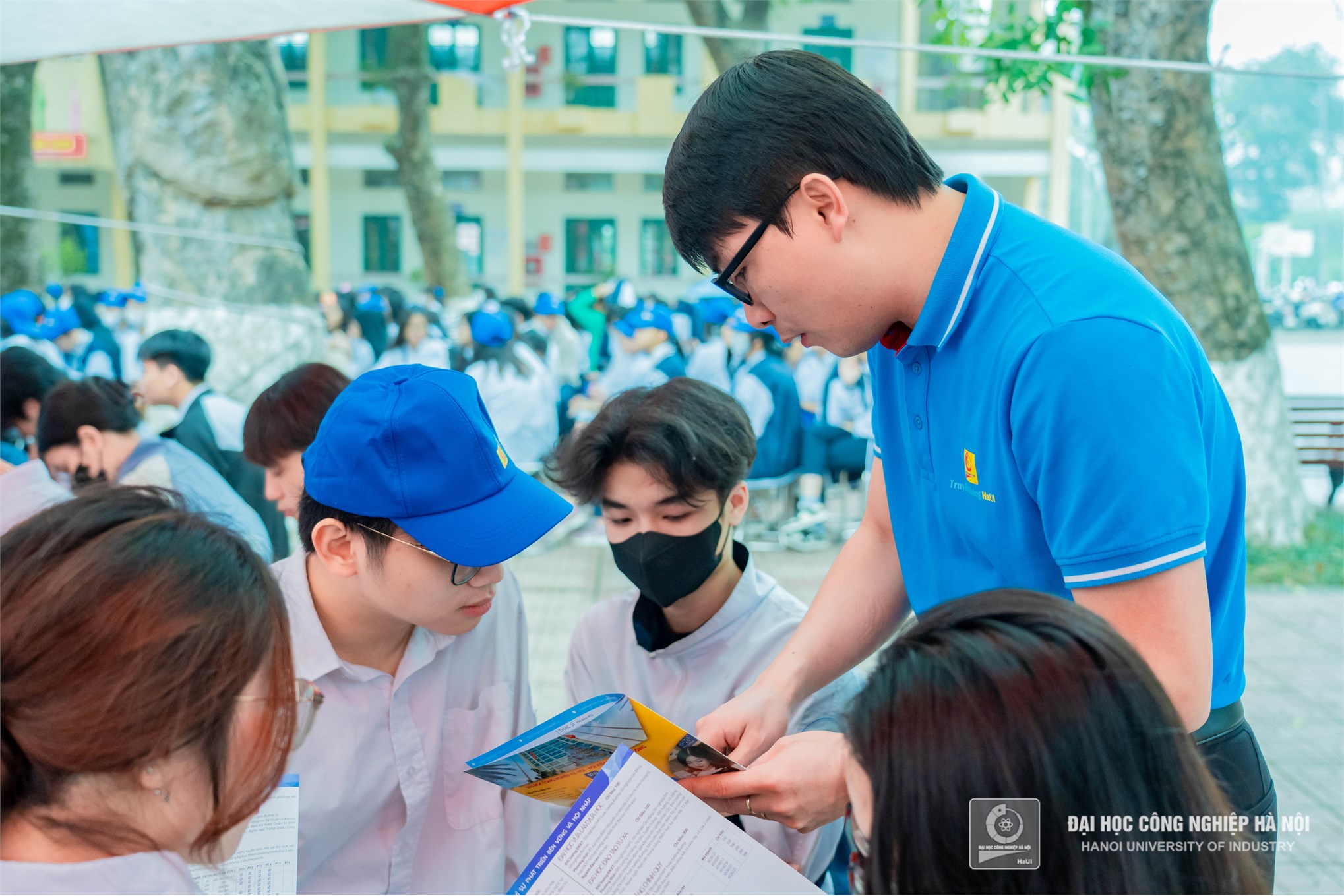 Đại học Công nghiệp Hà Nội đồng hành cùng hành trình “vượt vũ môn” của học sinh Trường THPT Xuân Đỉnh