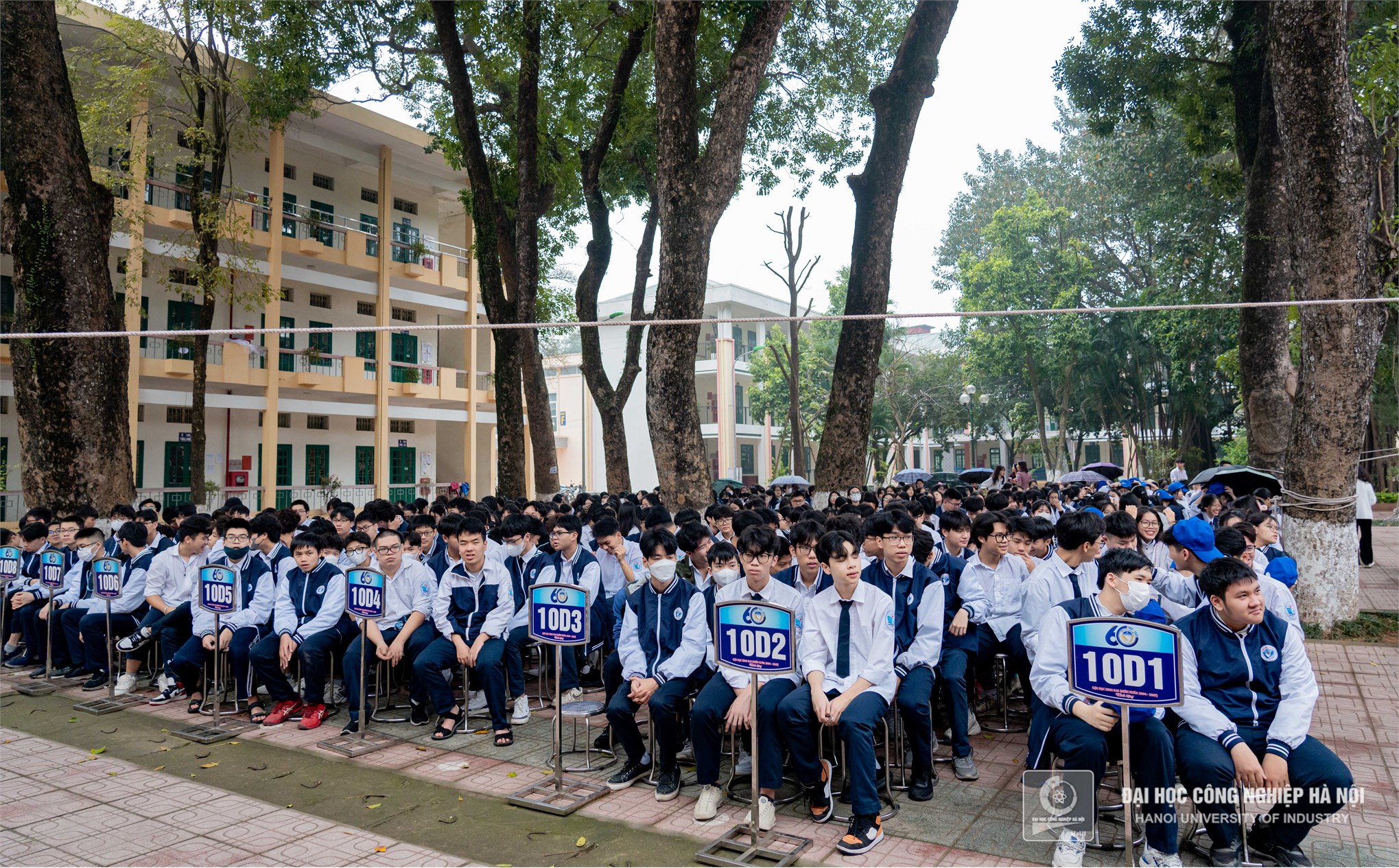 Đại học Công nghiệp Hà Nội đồng hành cùng hành trình “vượt vũ môn” của học sinh Trường THPT Xuân Đỉnh