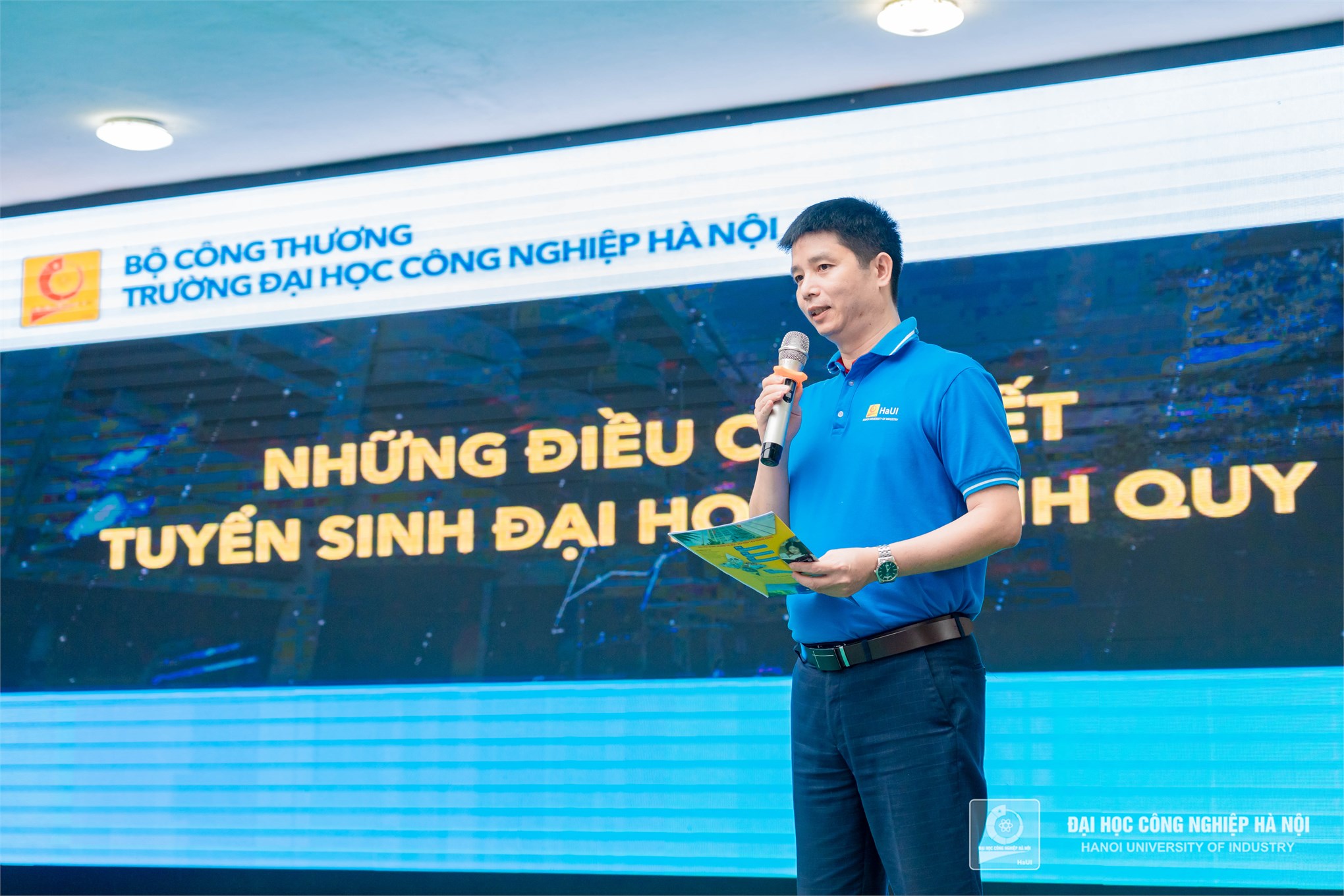 Hanoi University of Industry Supports Xuan Dinh High School Students in Admission Journey