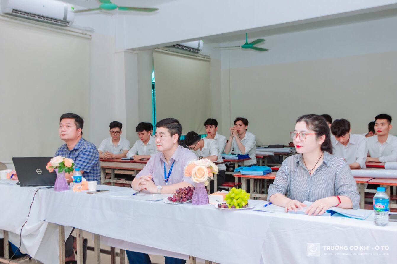 HaUI Graduation Season: A Season Filled with Love