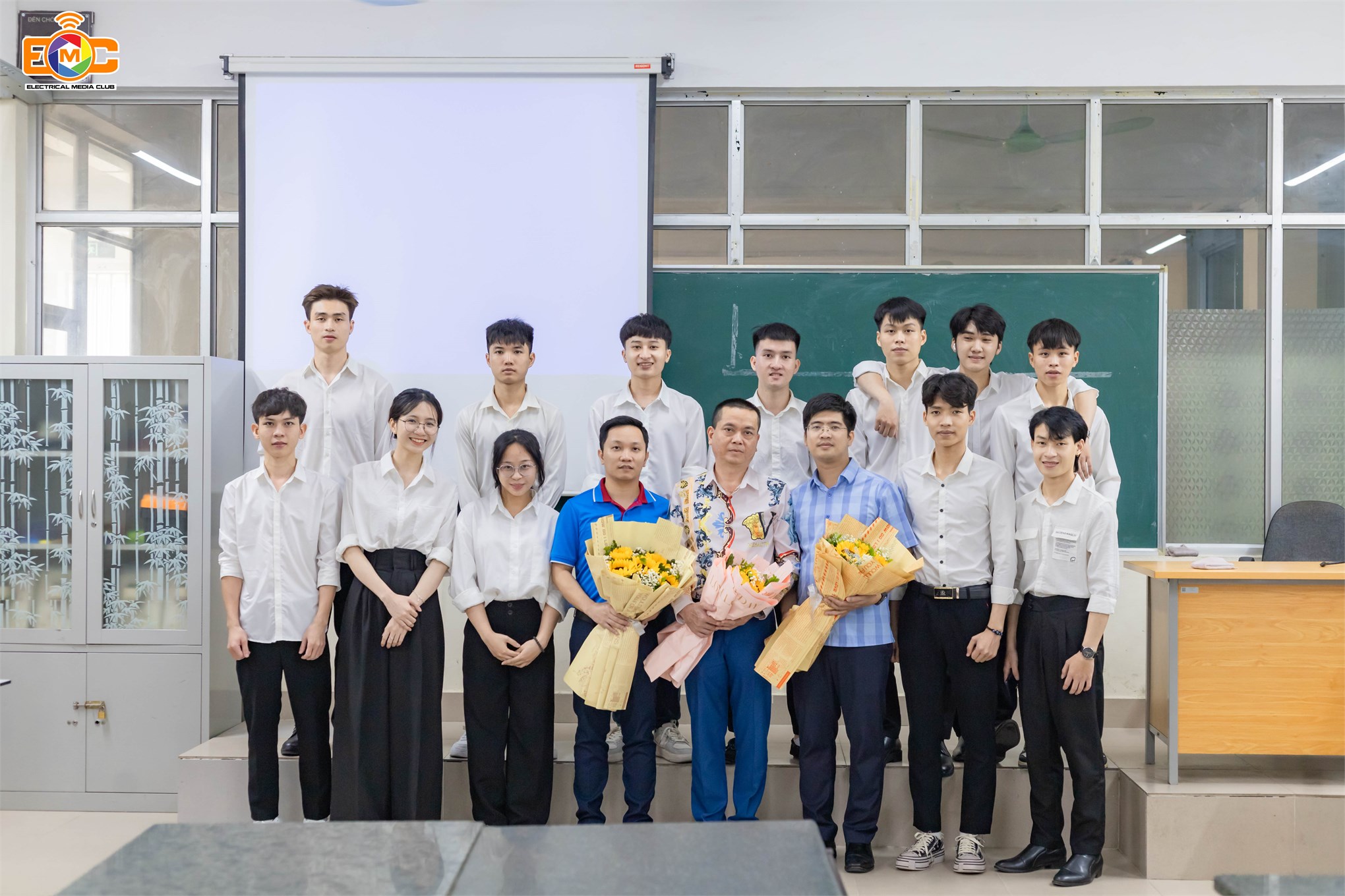 HaUI Graduation Season: A Season Filled with Love