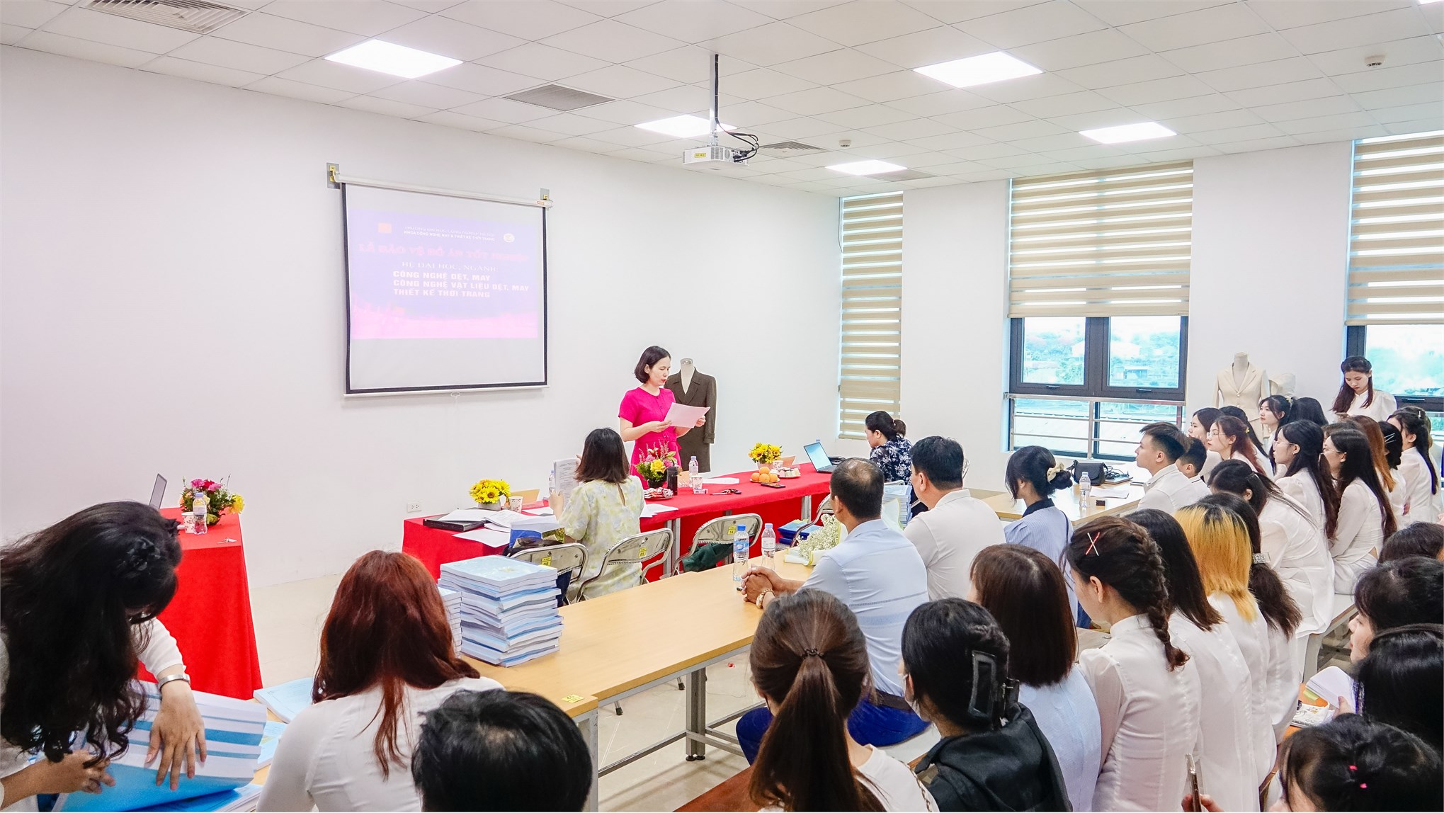 HaUI Graduation Season: A Season Filled with Love